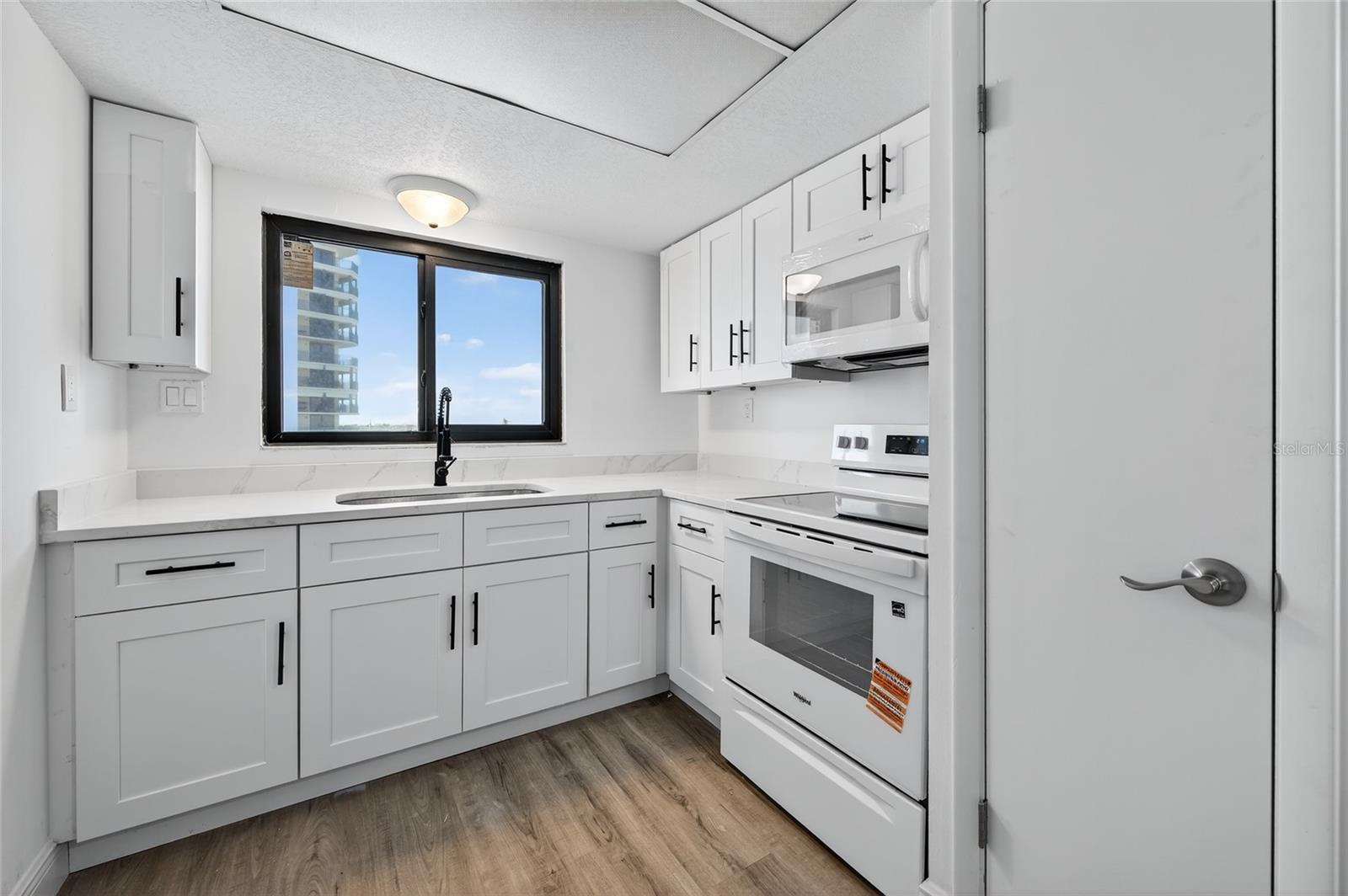 Image 5 of 35 For 1275 Ocean Shore Boulevard P3