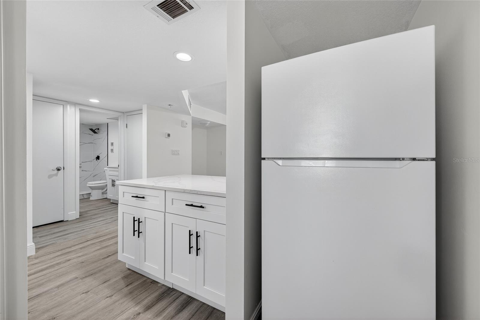 Image 6 of 35 For 1275 Ocean Shore Boulevard P3