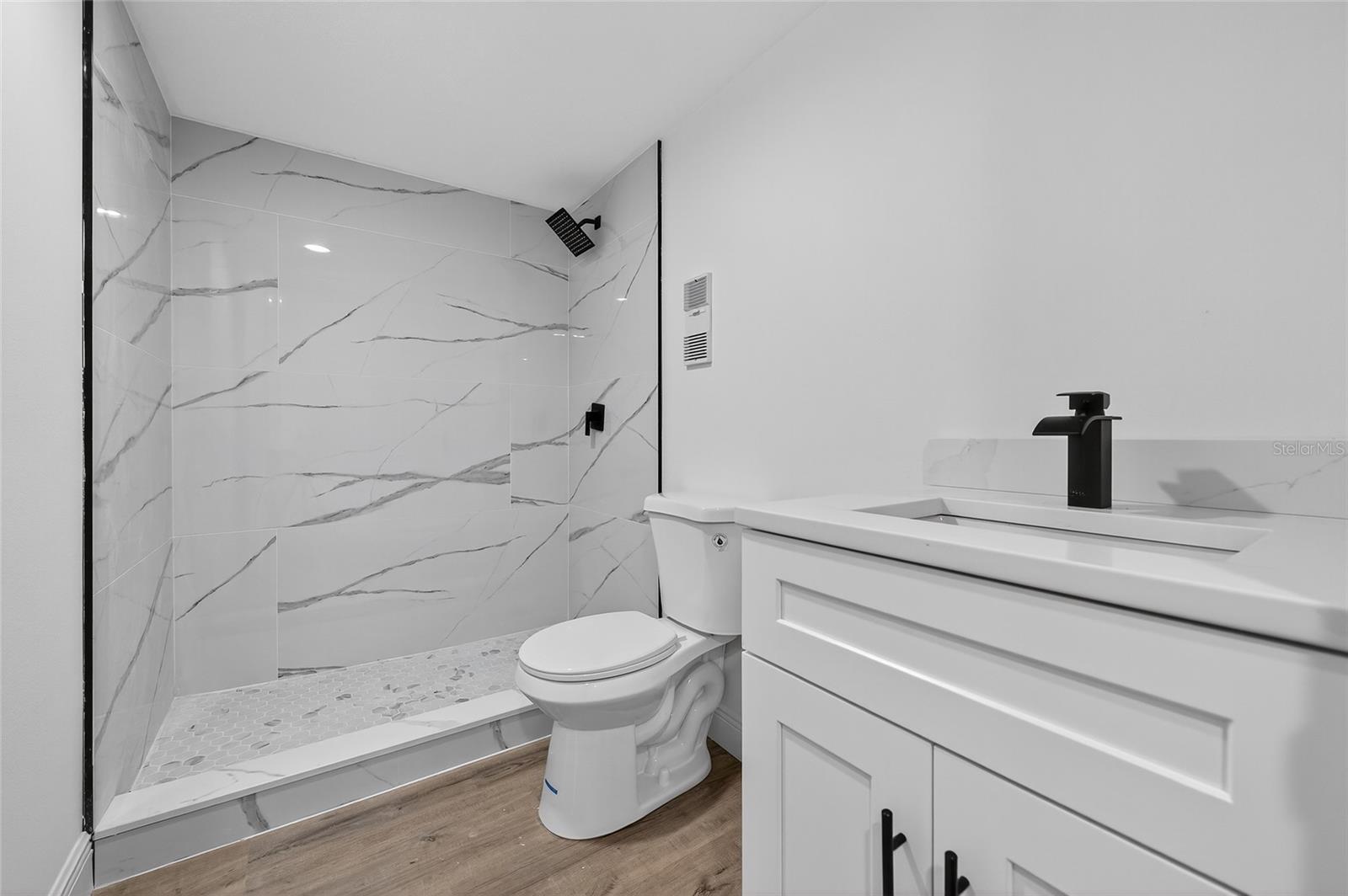 Image 9 of 35 For 1275 Ocean Shore Boulevard P3