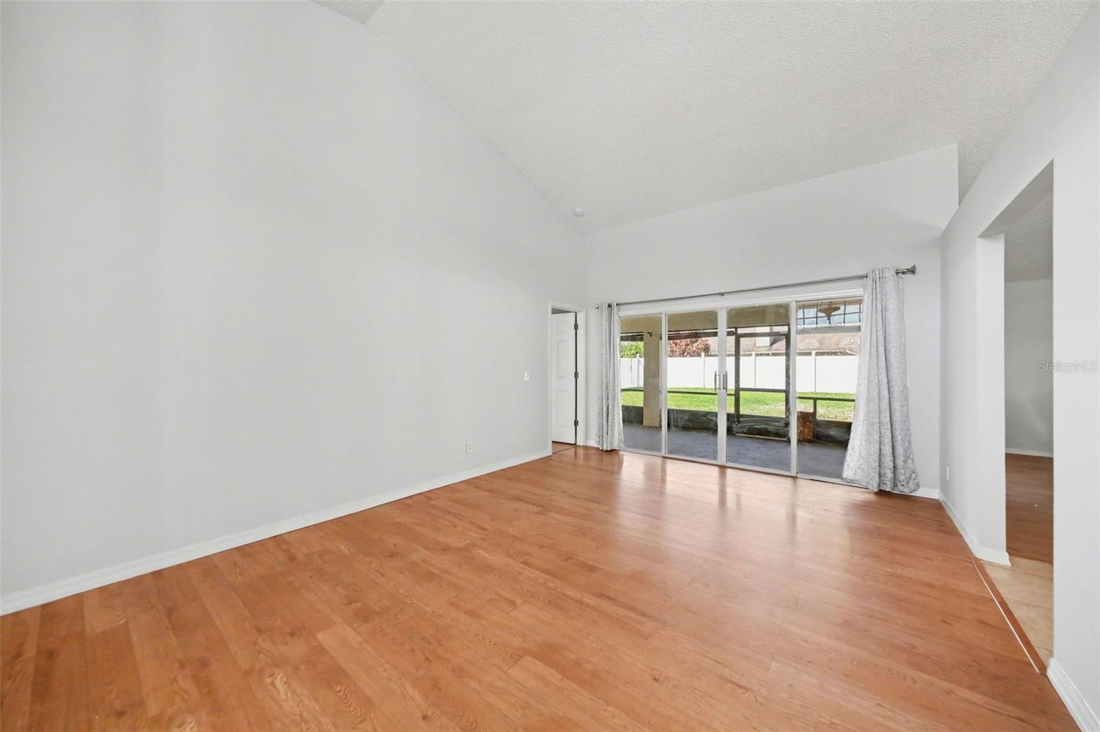 Image 5 of 30 For 12514 Fingest Court