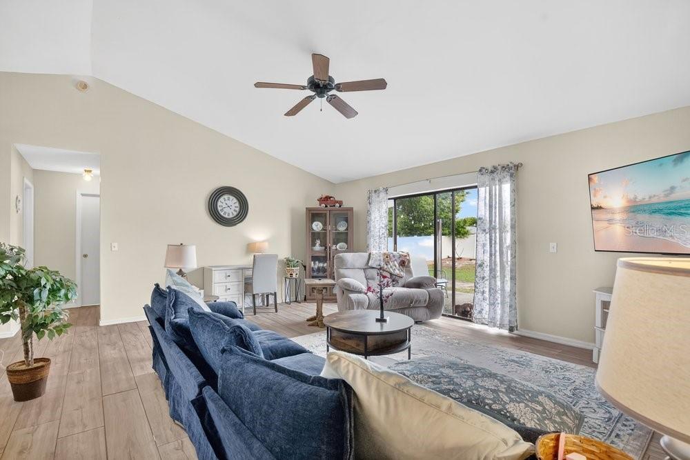 Image 7 of 33 For 144 Hilltop Street