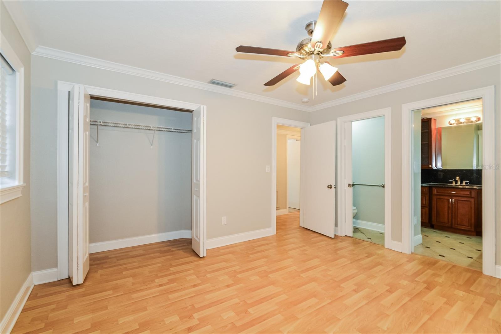 Image 11 of 21 For 525 Susan Drive