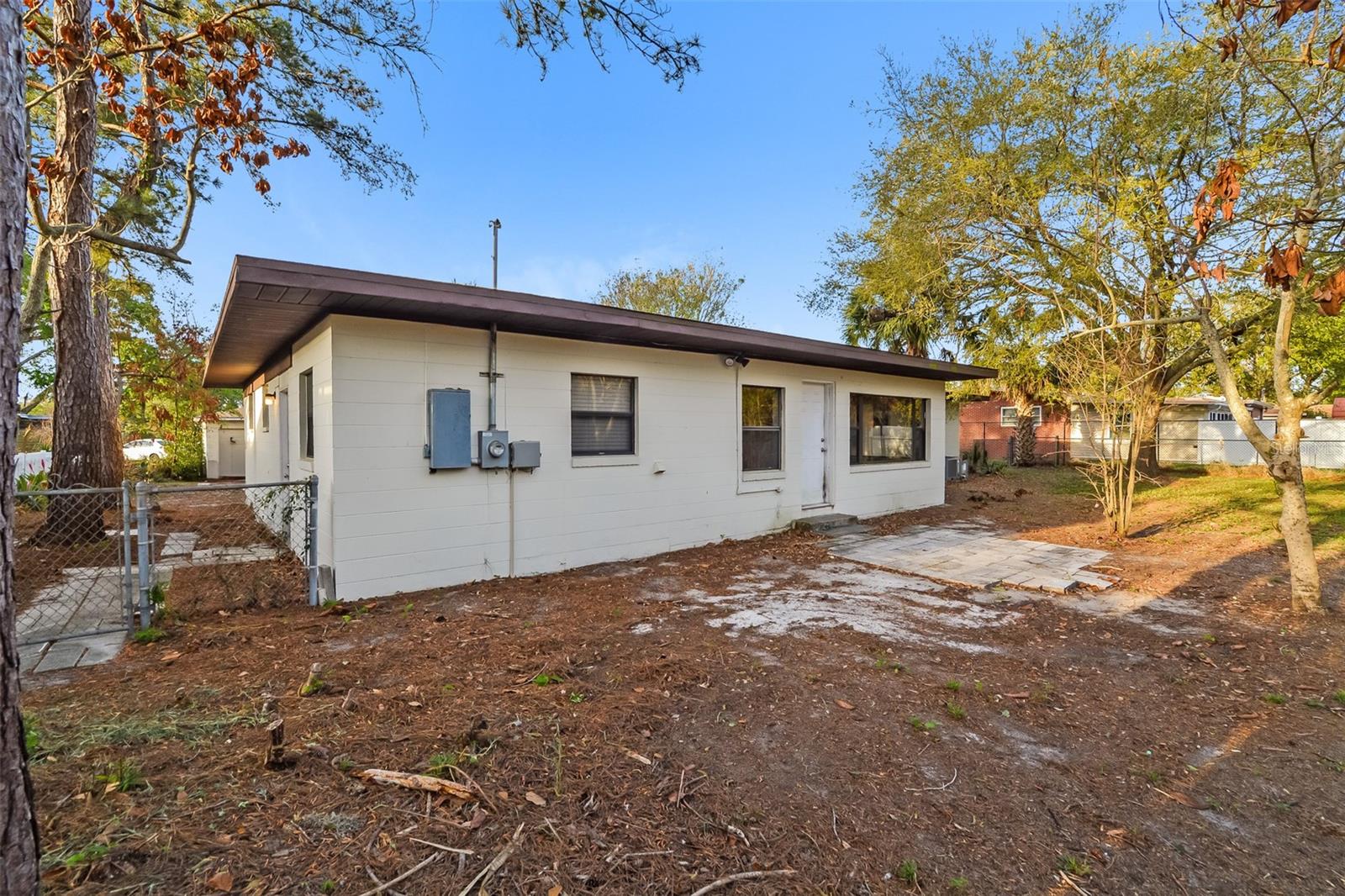 Image 18 of 21 For 525 Susan Drive