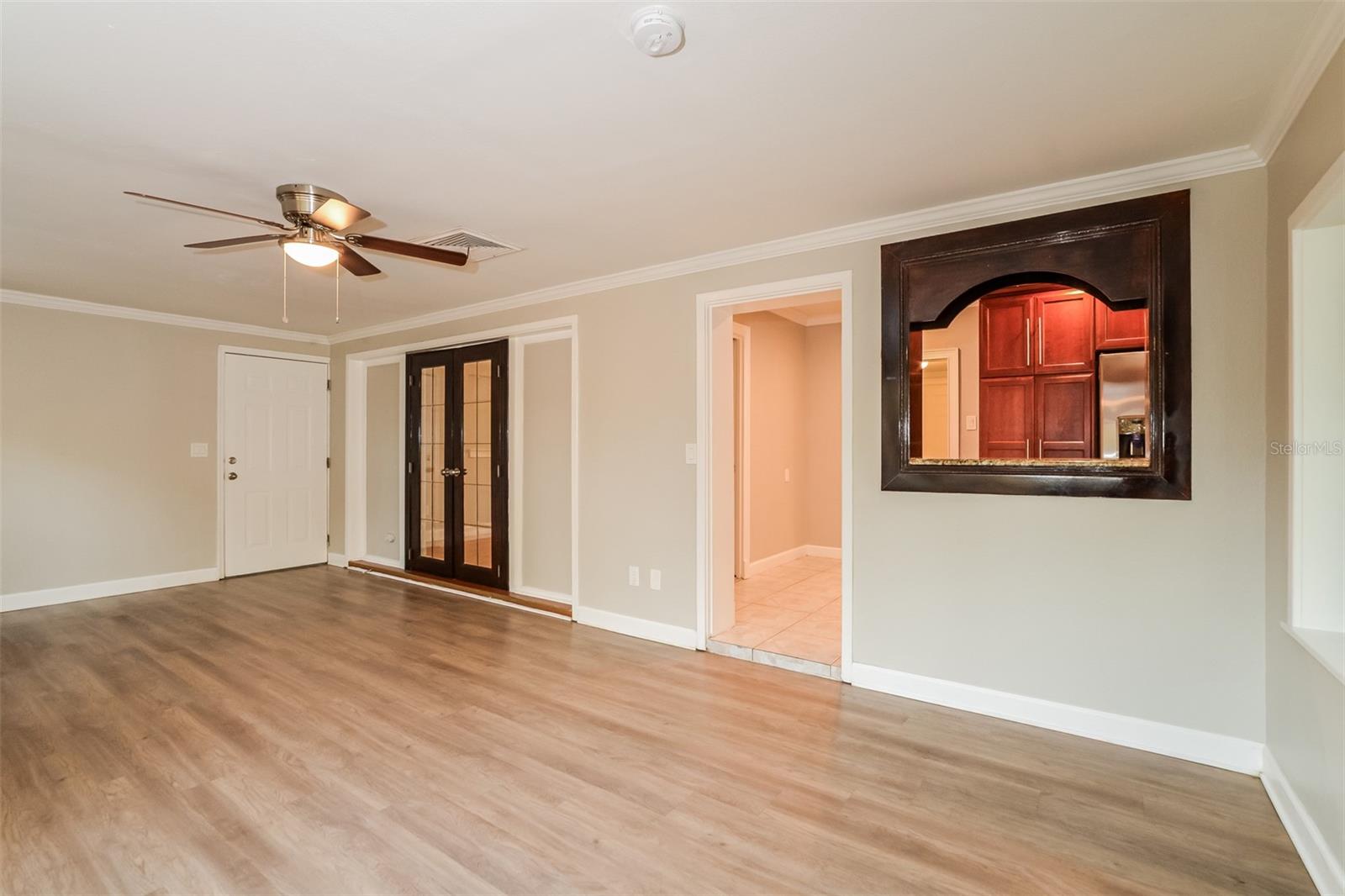 Image 9 of 21 For 525 Susan Drive