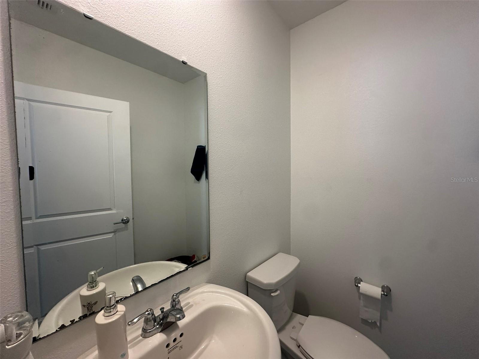 Image 26 of 35 For 373 Pineywoods Street