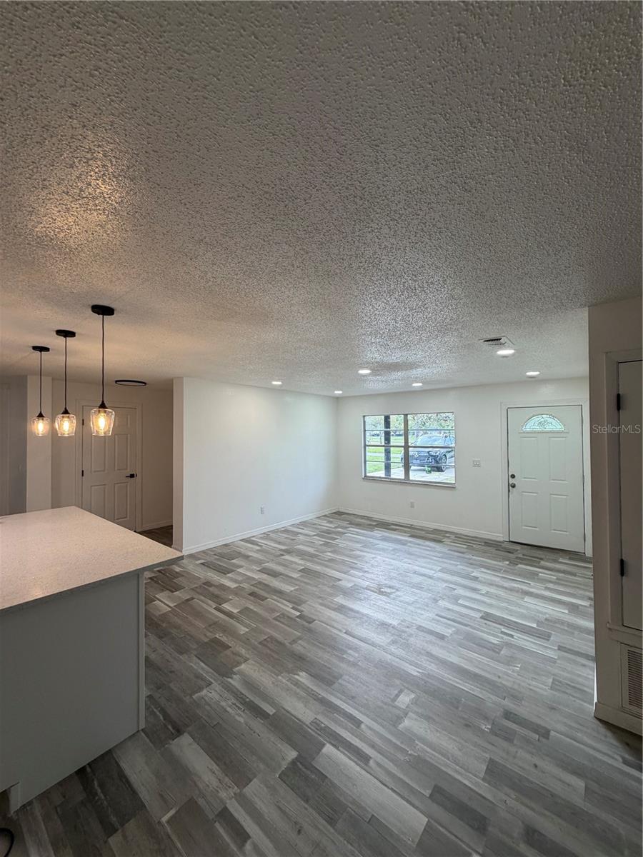 Image 10 of 16 For 109 Dakota Avenue