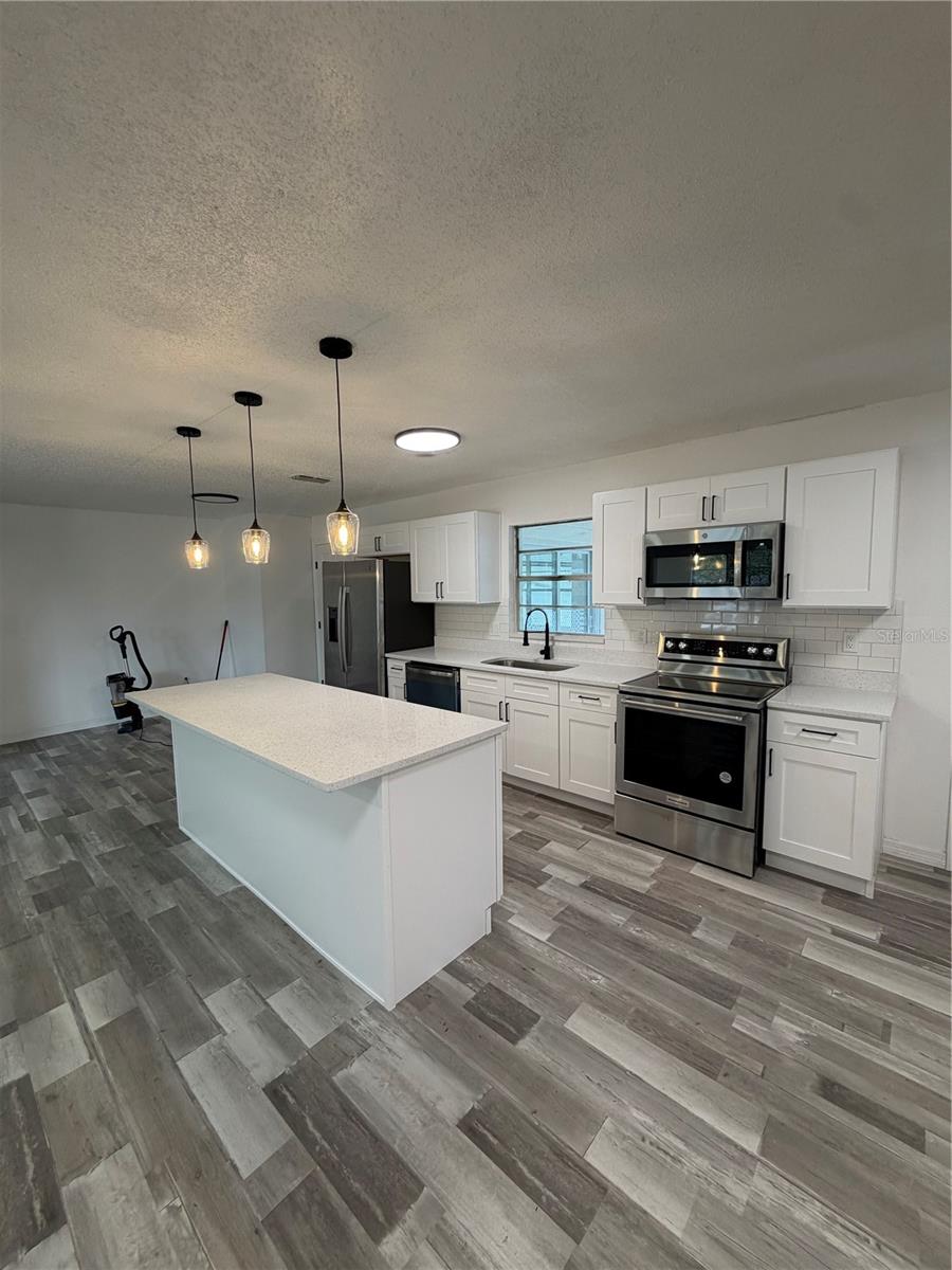 Image 2 of 16 For 109 Dakota Avenue