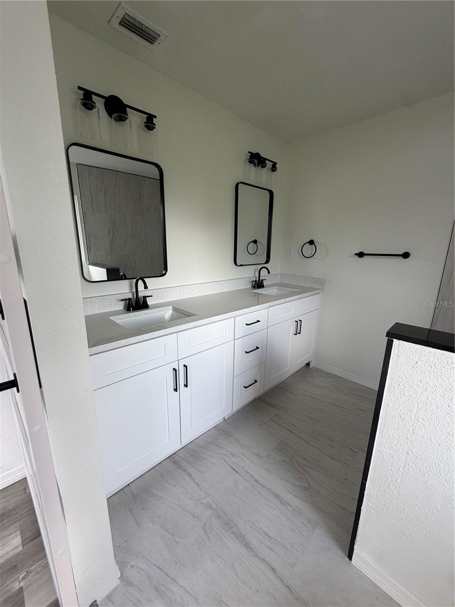 Image 3 of 16 For 109 Dakota Avenue