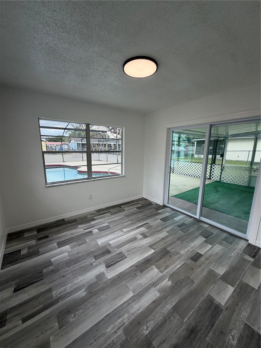 Image 7 of 16 For 109 Dakota Avenue