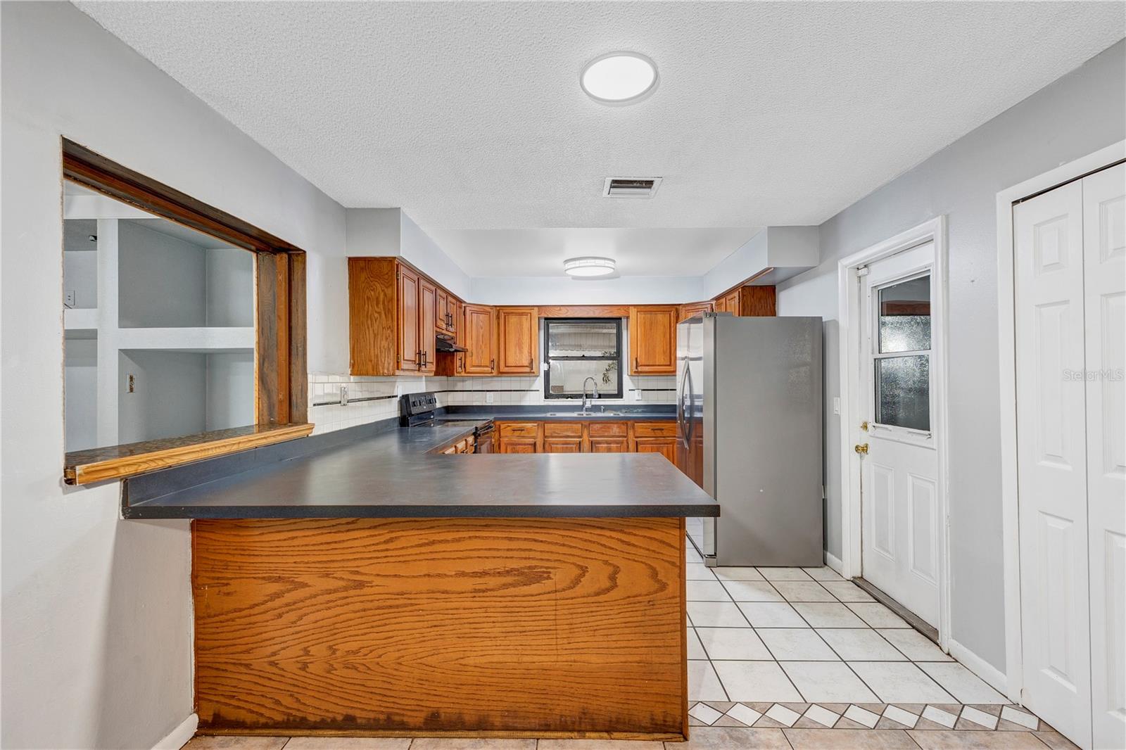 Image 10 of 32 For 7900 Toledo Street