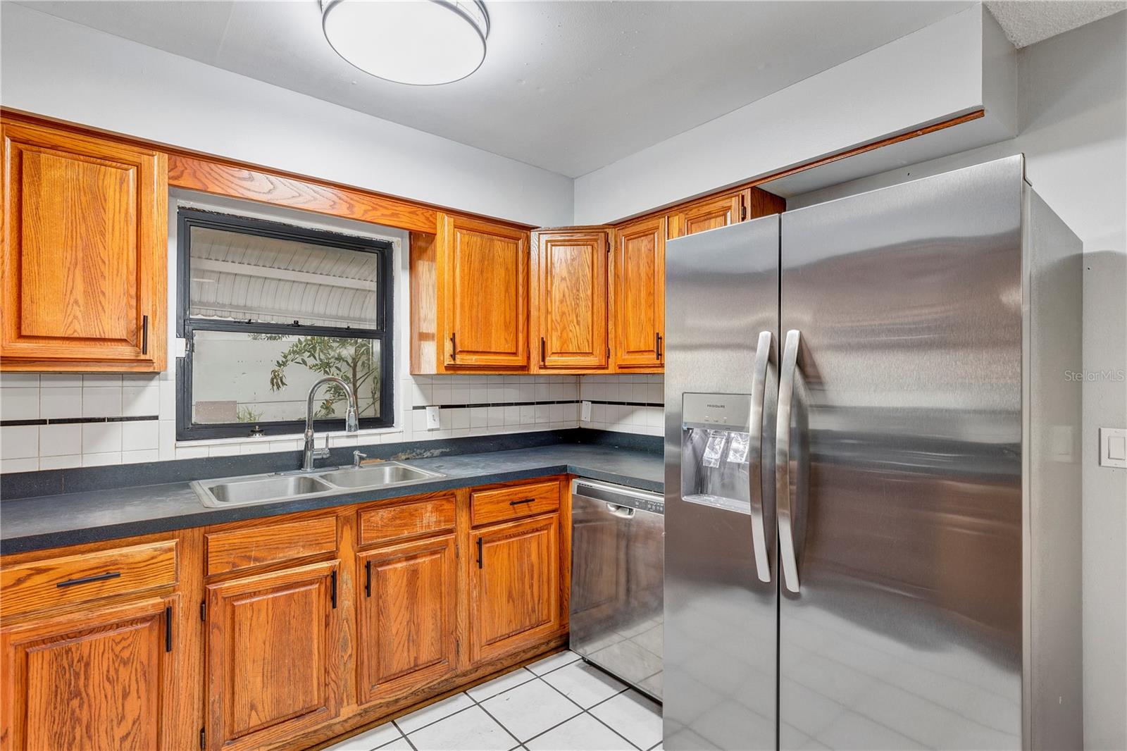 Image 12 of 32 For 7900 Toledo Street