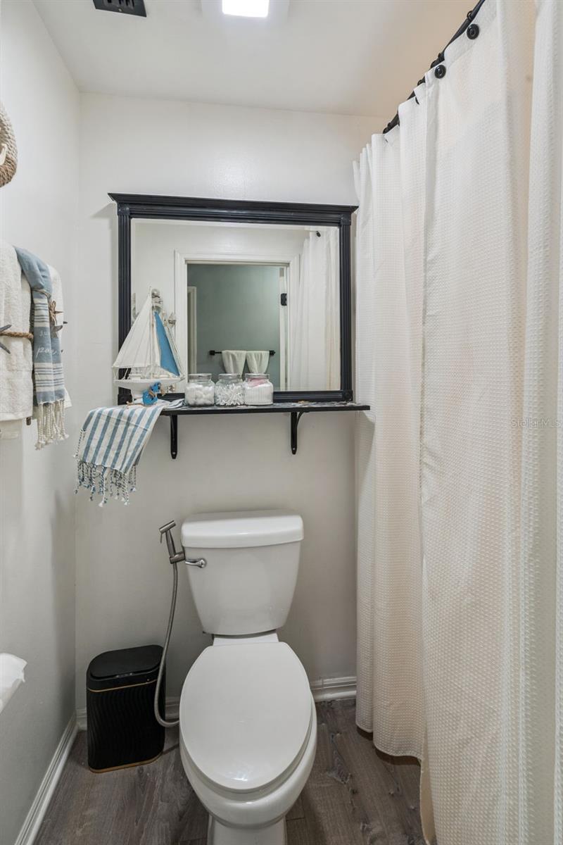 Image 15 of 29 For 525 7th Street Ne