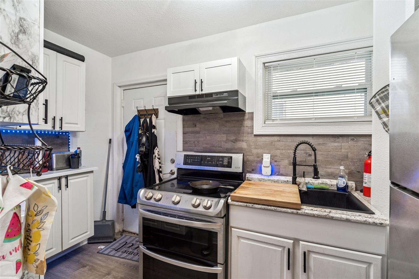 Image 21 of 29 For 525 7th Street Ne