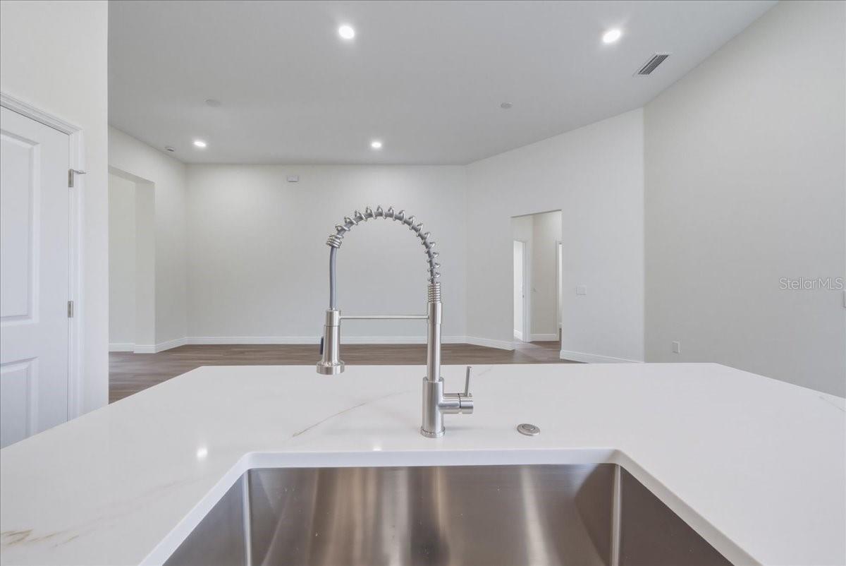 Image 13 of 31 For 1296 Moselle Avenue