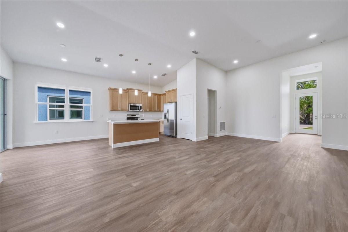 Image 18 of 31 For 1296 Moselle Avenue