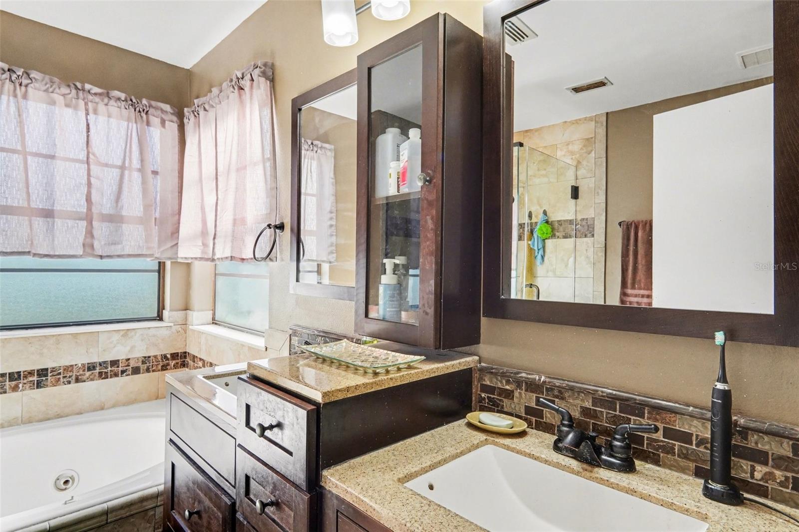 Image 18 of 22 For 2059 Sue Ellen Court