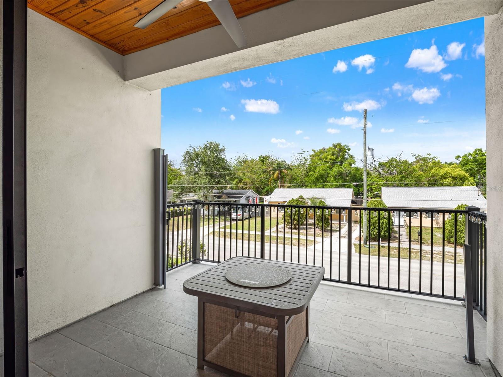 Image 15 of 37 For 1250 Formosa Avenue