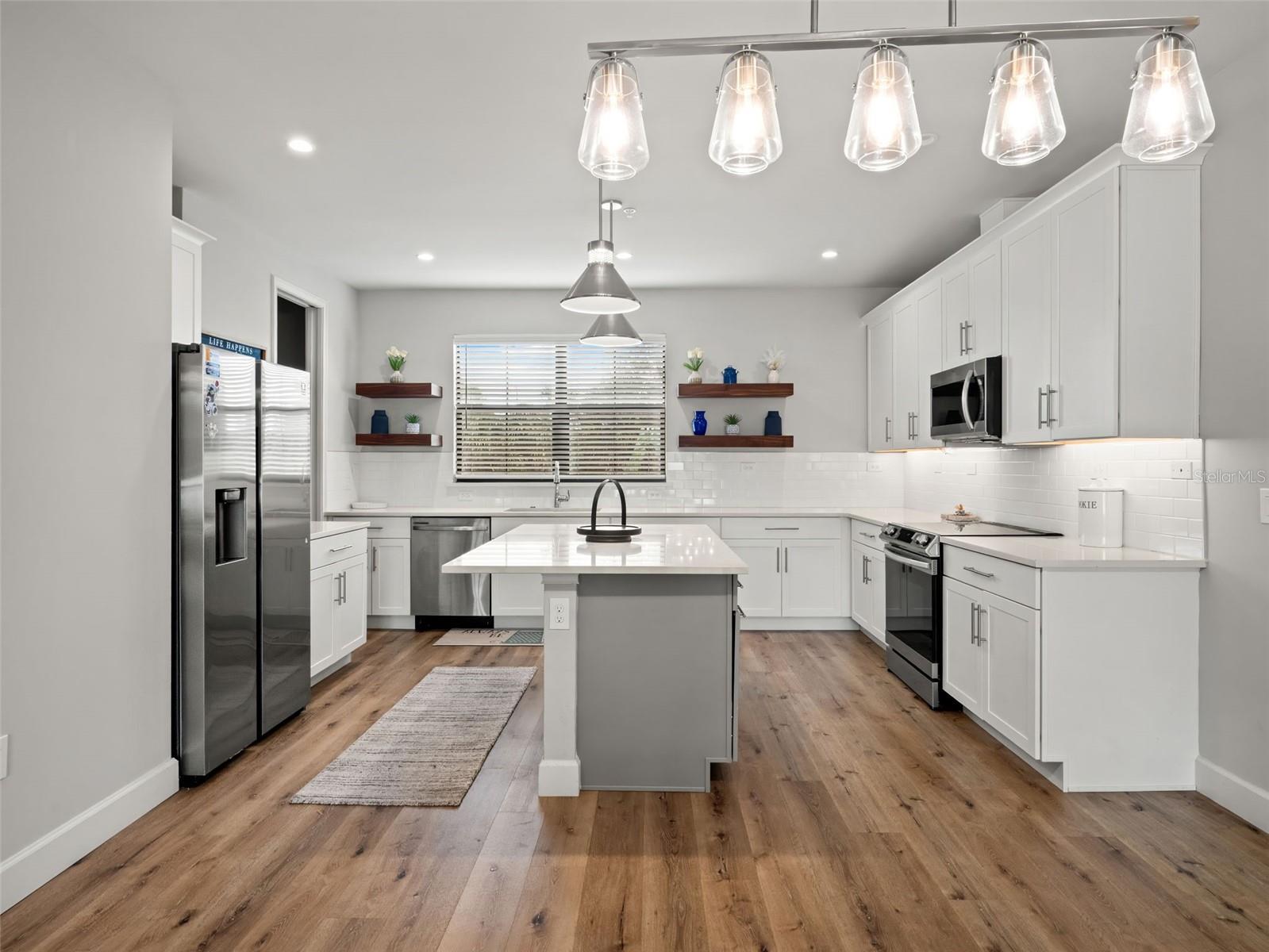 Image 16 of 37 For 1250 Formosa Avenue