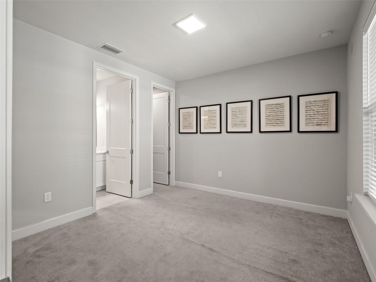 Image 24 of 37 For 1250 Formosa Avenue