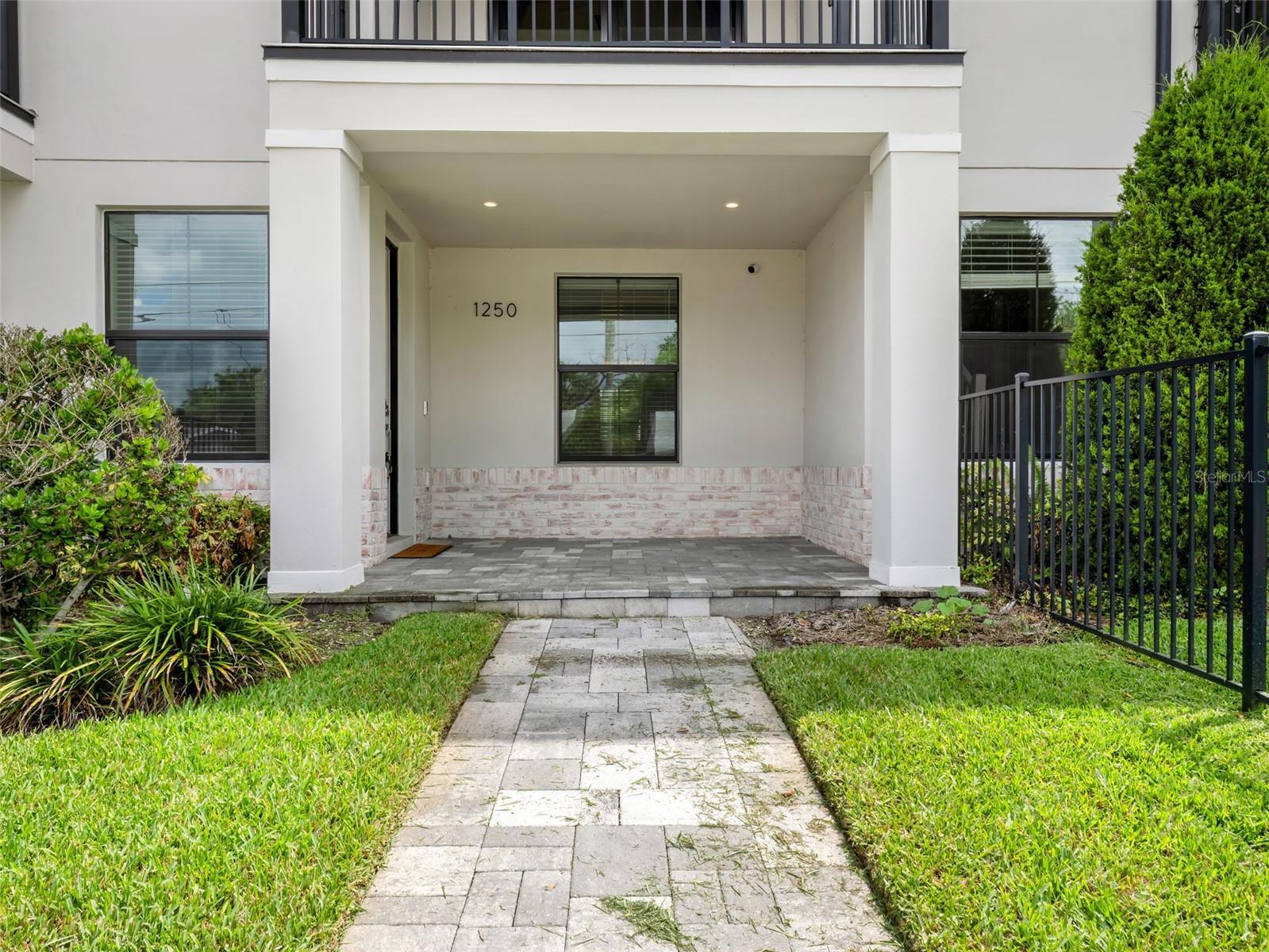 Image 3 of 37 For 1250 Formosa Avenue