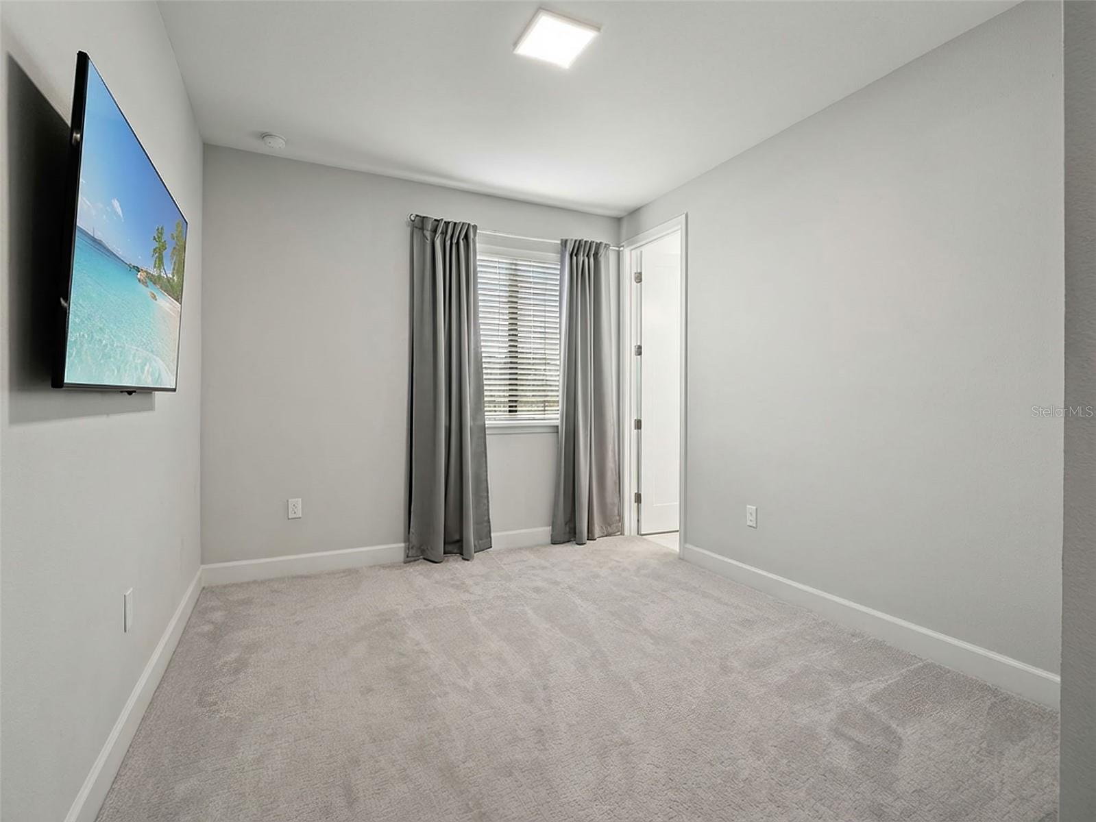 Image 34 of 37 For 1250 Formosa Avenue