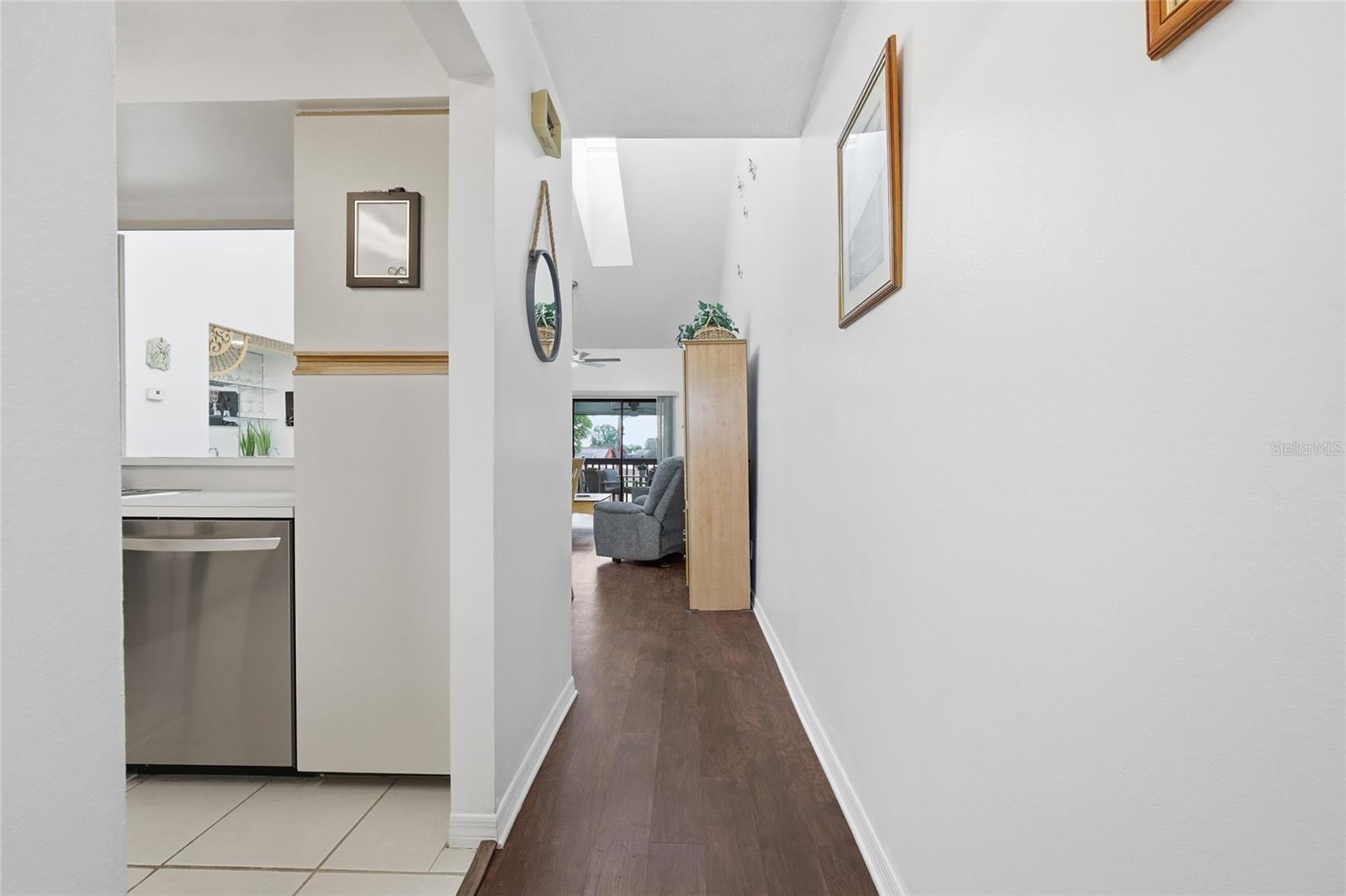 Image 9 of 25 For 2915 Clubview Drive U4