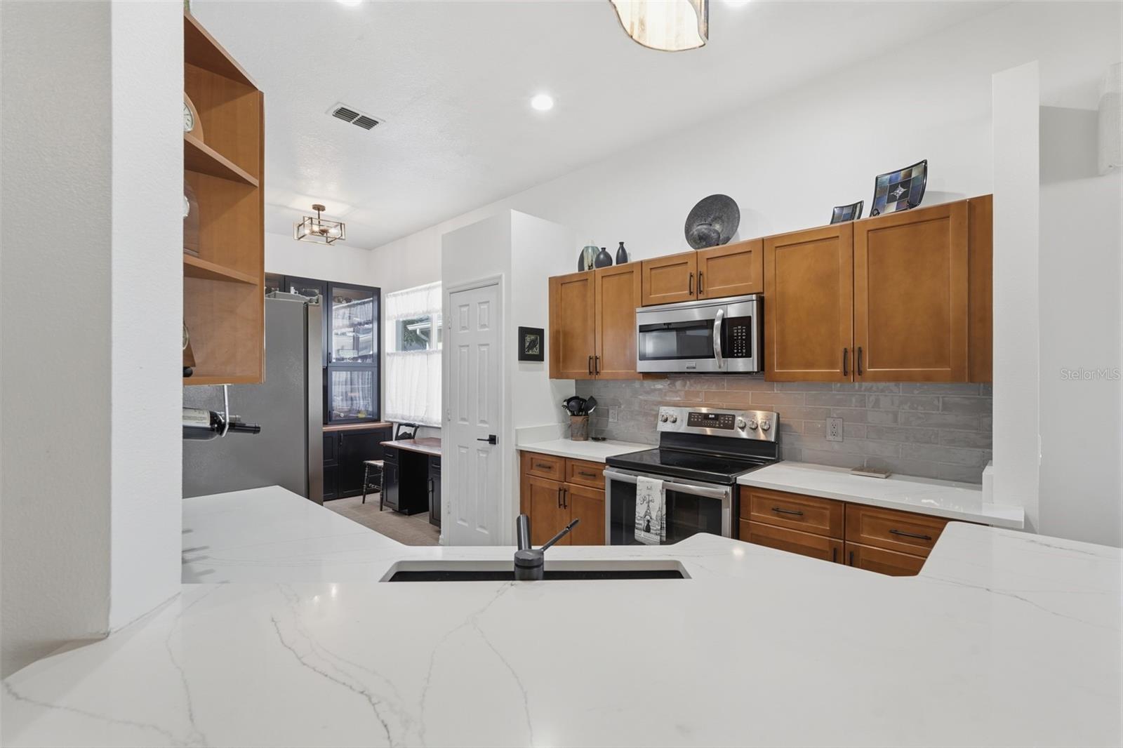 Image 17 of 60 For 763 Wolf Creek Street