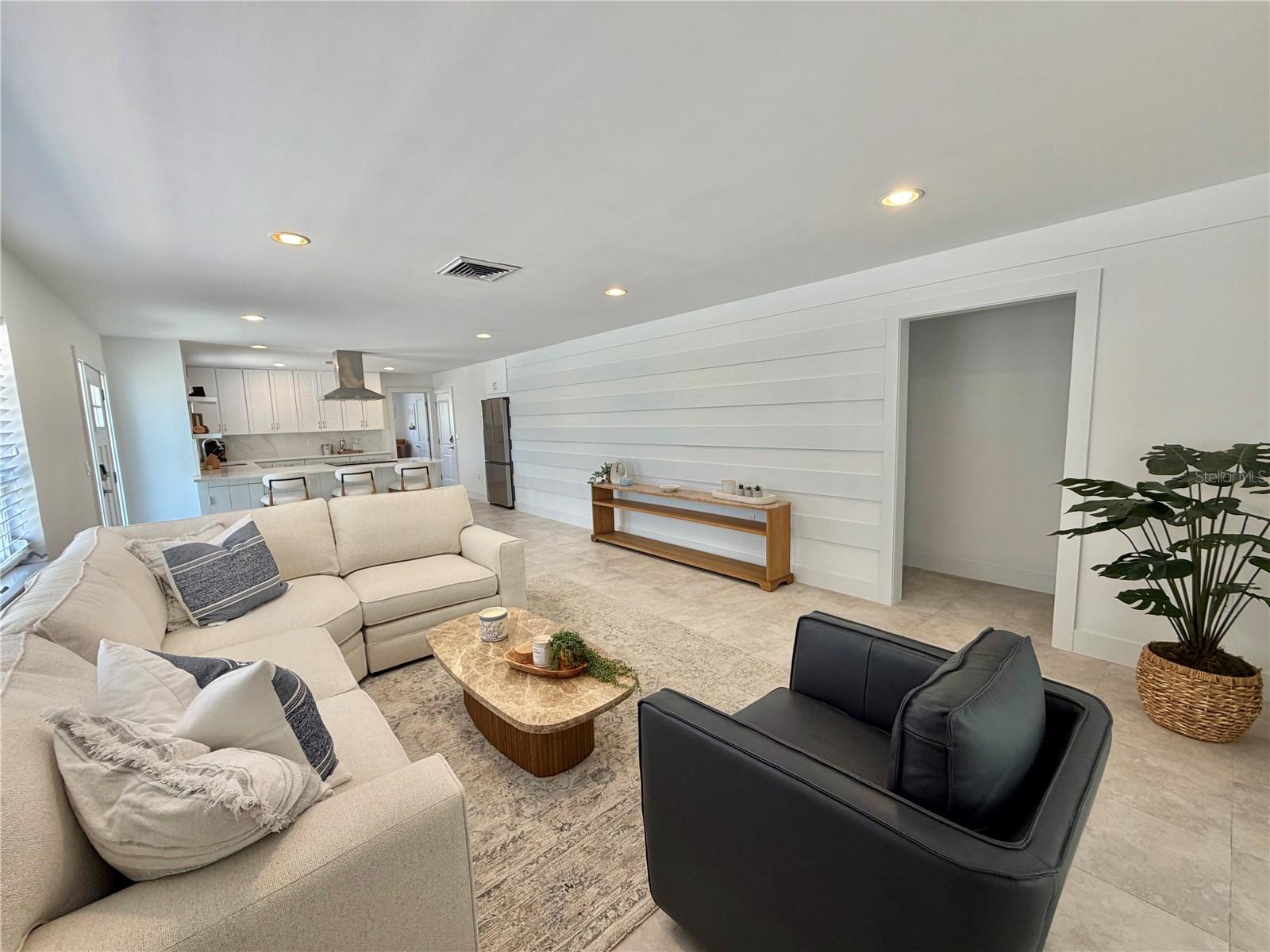 Listing photo id 10 for 3528 Casablanca Avenue