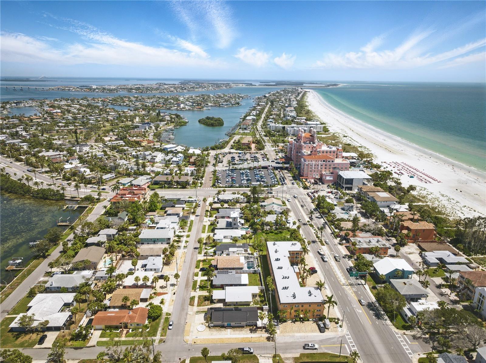 Listing photo id 0 for 3528 Casablanca Avenue