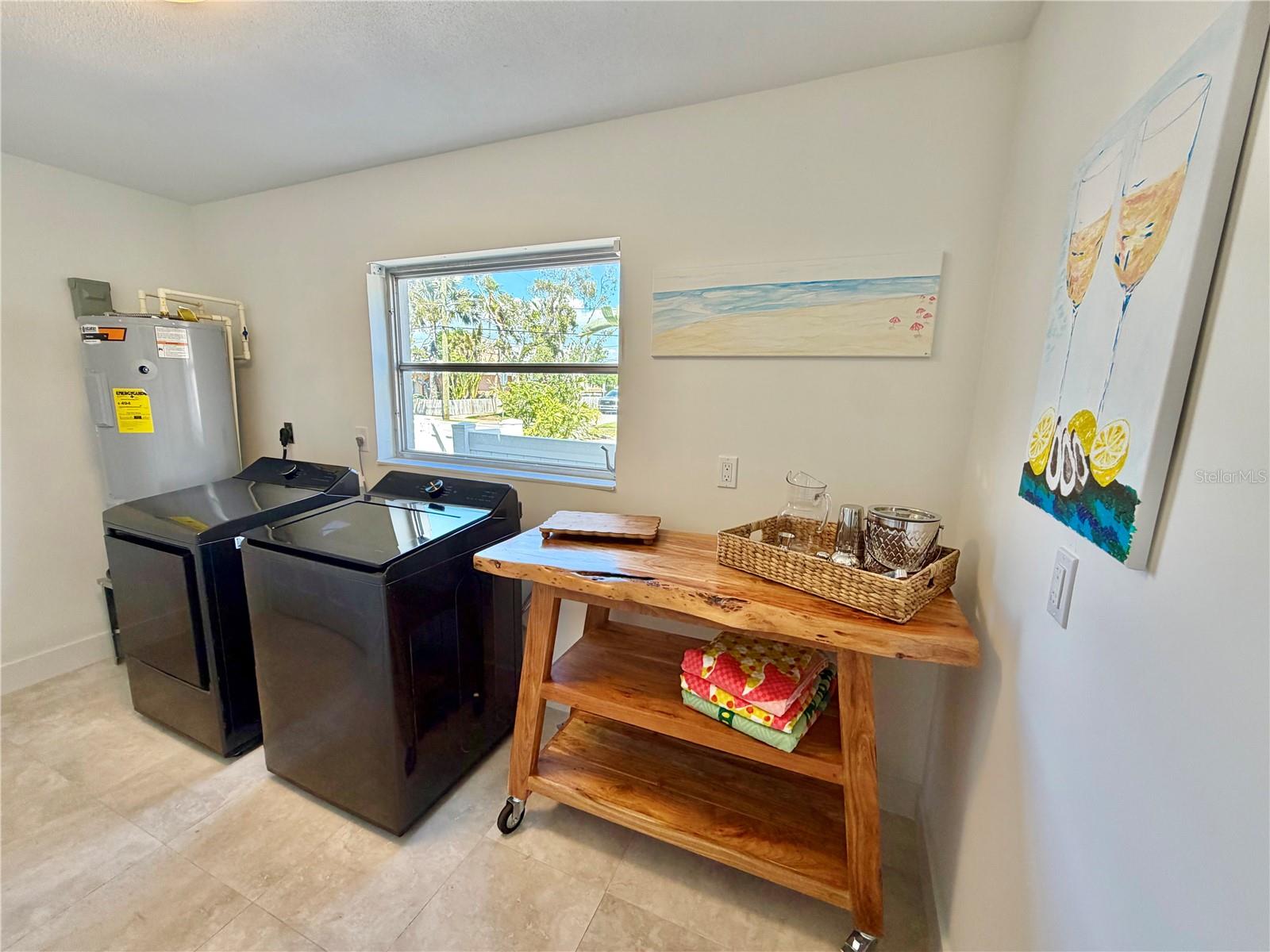 Listing photo id 19 for 3528 Casablanca Avenue