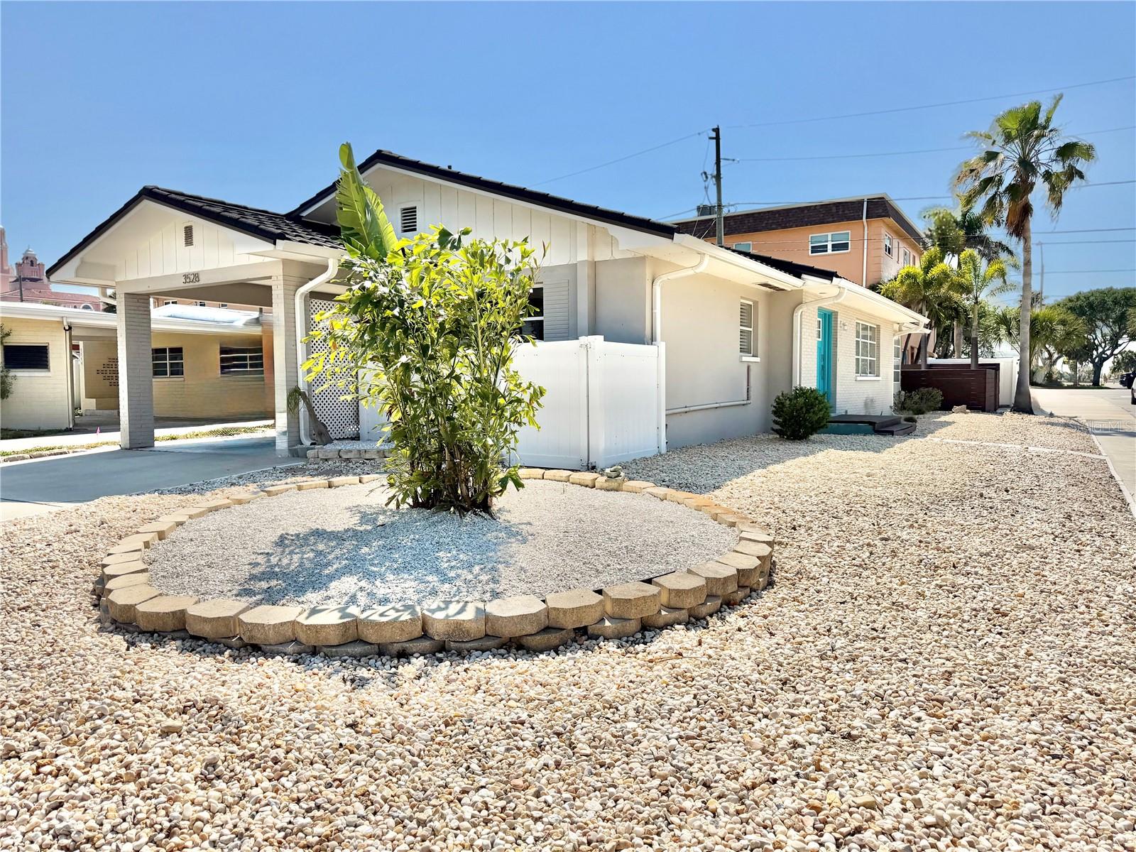 Listing photo id 22 for 3528 Casablanca Avenue