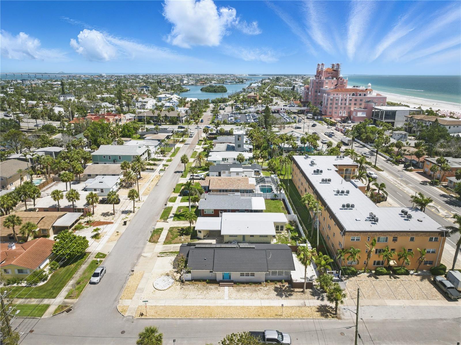 Listing photo id 1 for 3528 Casablanca Avenue