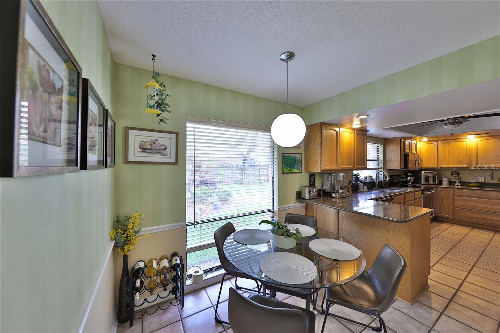 Image 11 of 21 For 122 Slade Drive