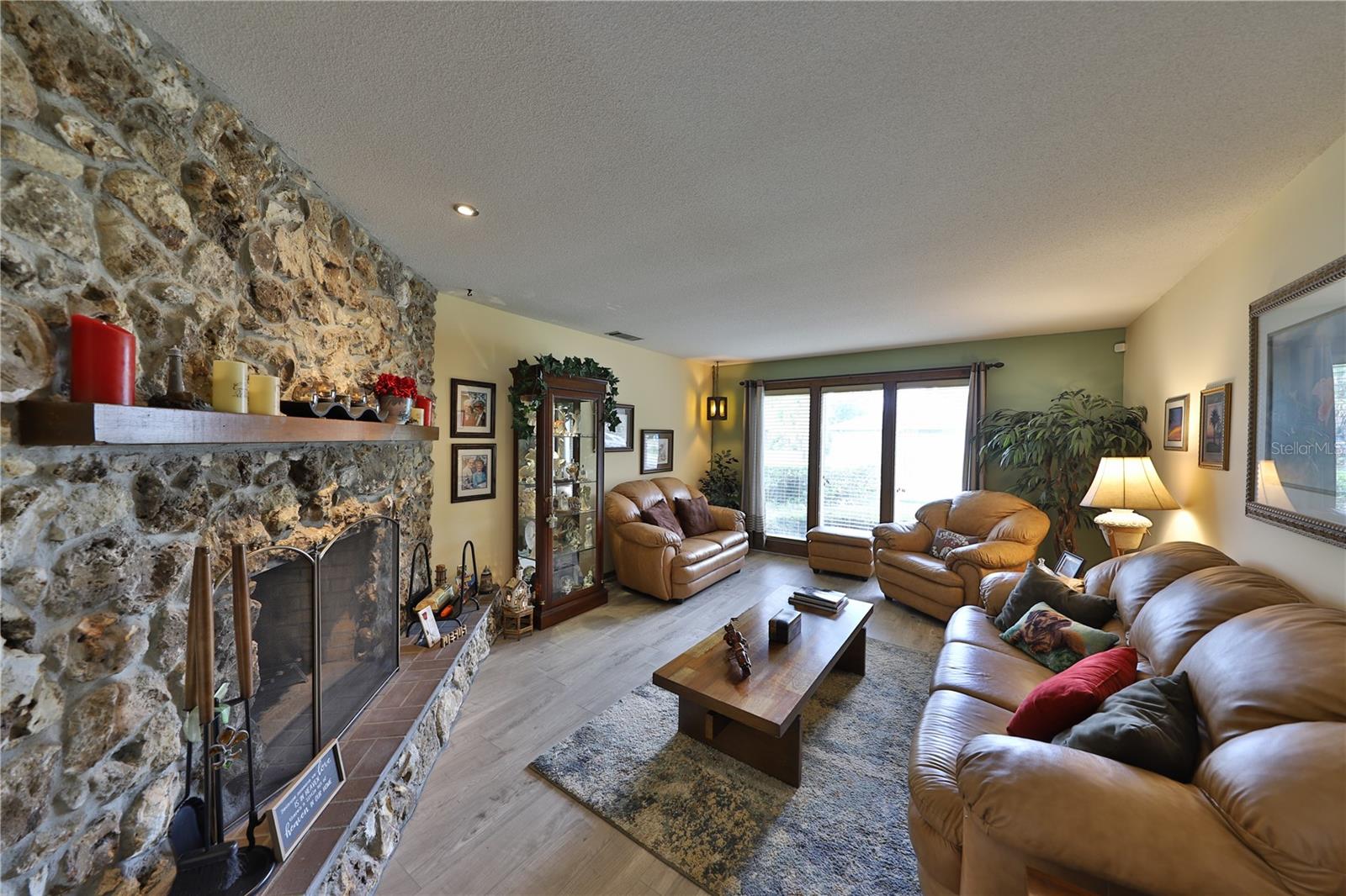 Image 2 of 21 For 122 Slade Drive