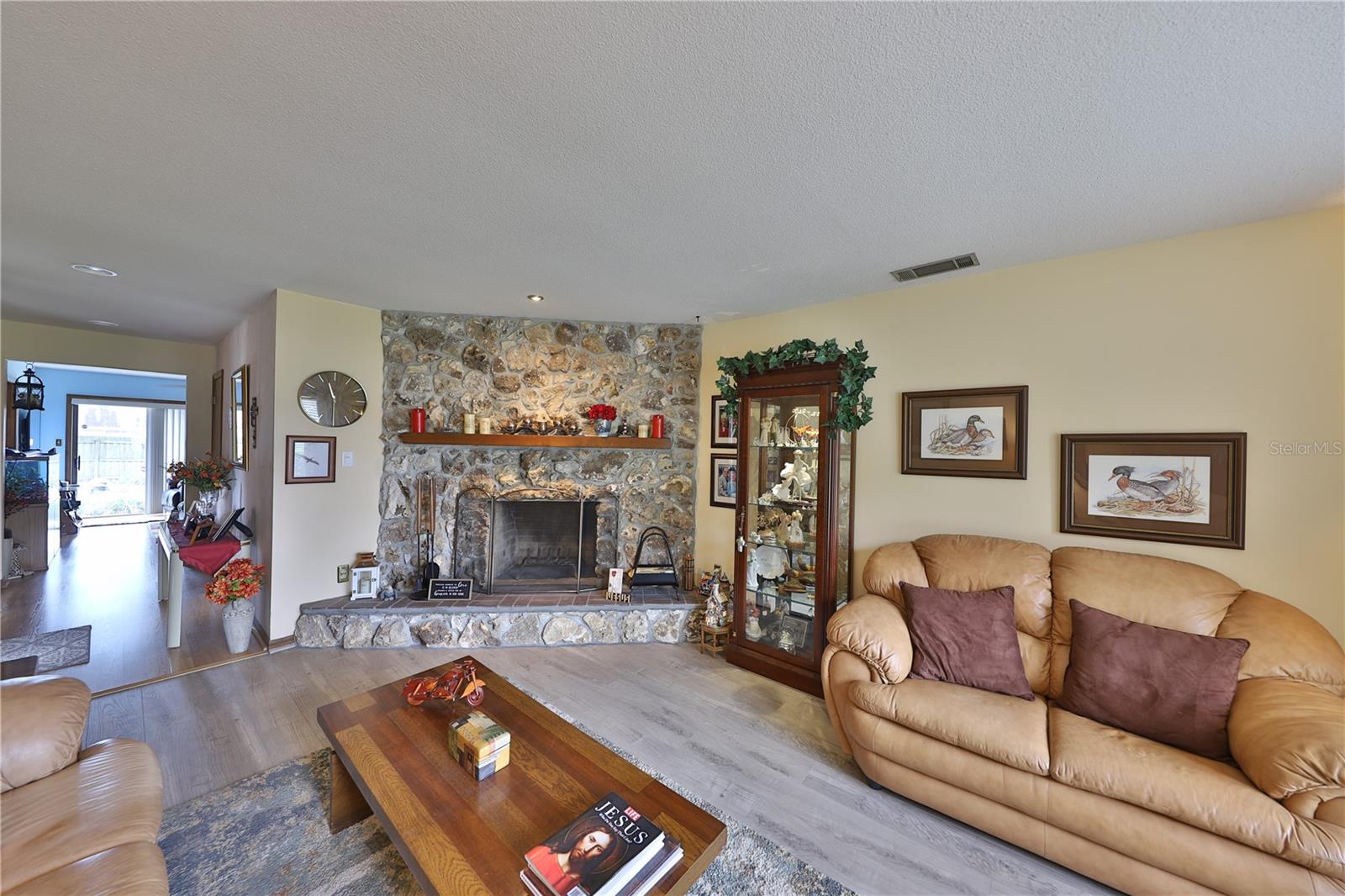 Image 3 of 21 For 122 Slade Drive