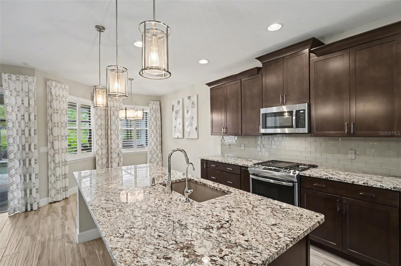 Image 11 of 43 For 1011 Victoria Hills Drive S