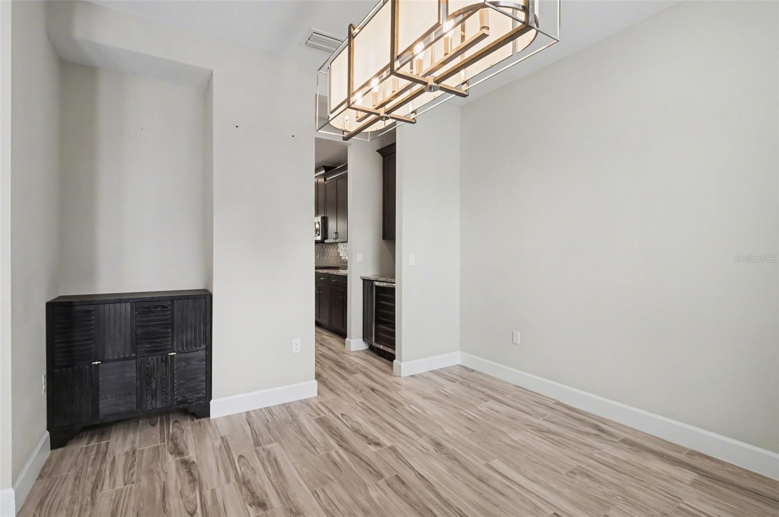 Image 13 of 43 For 1011 Victoria Hills Drive S