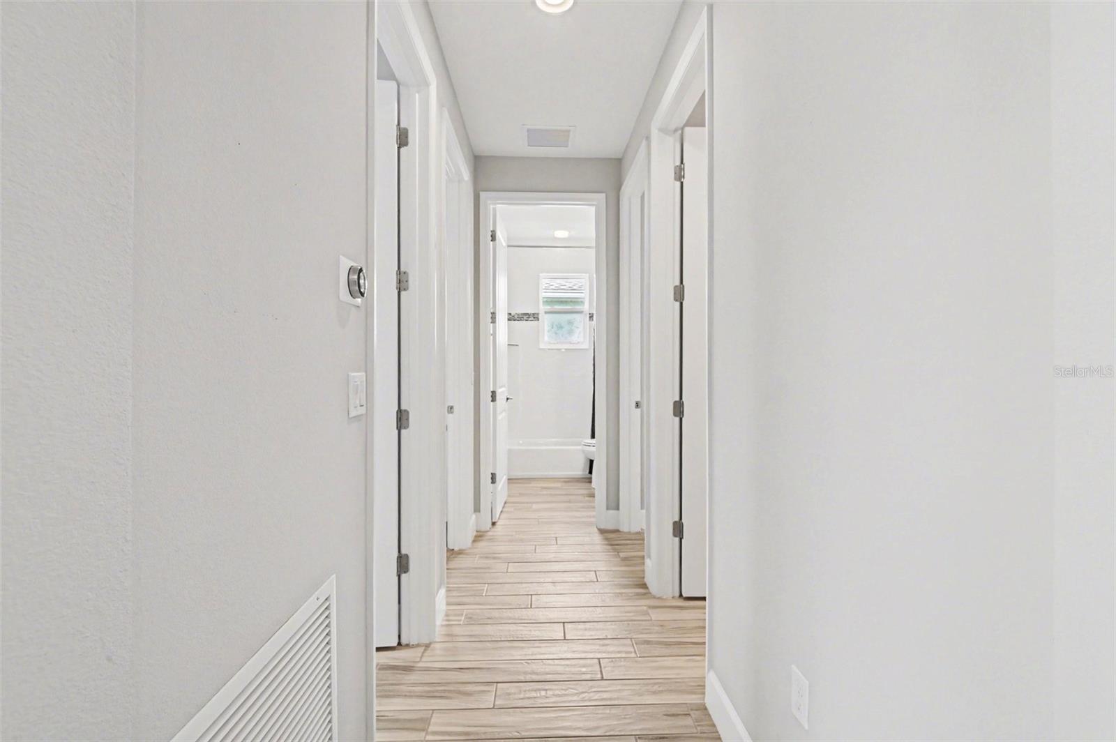 Image 26 of 43 For 1011 Victoria Hills Drive S