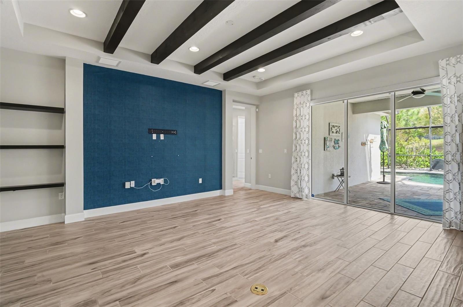 Image 4 of 43 For 1011 Victoria Hills Drive S