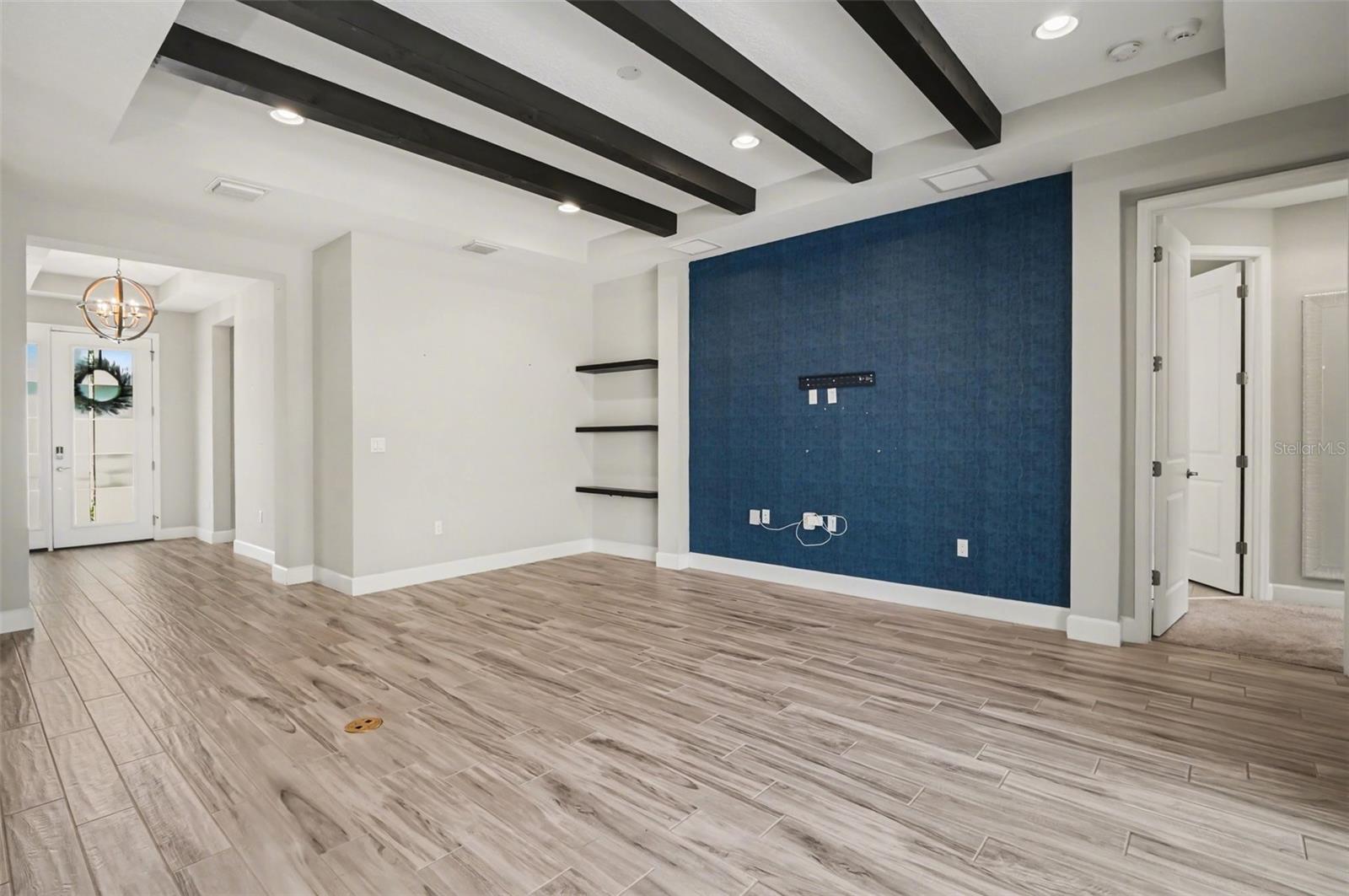 Image 6 of 43 For 1011 Victoria Hills Drive S