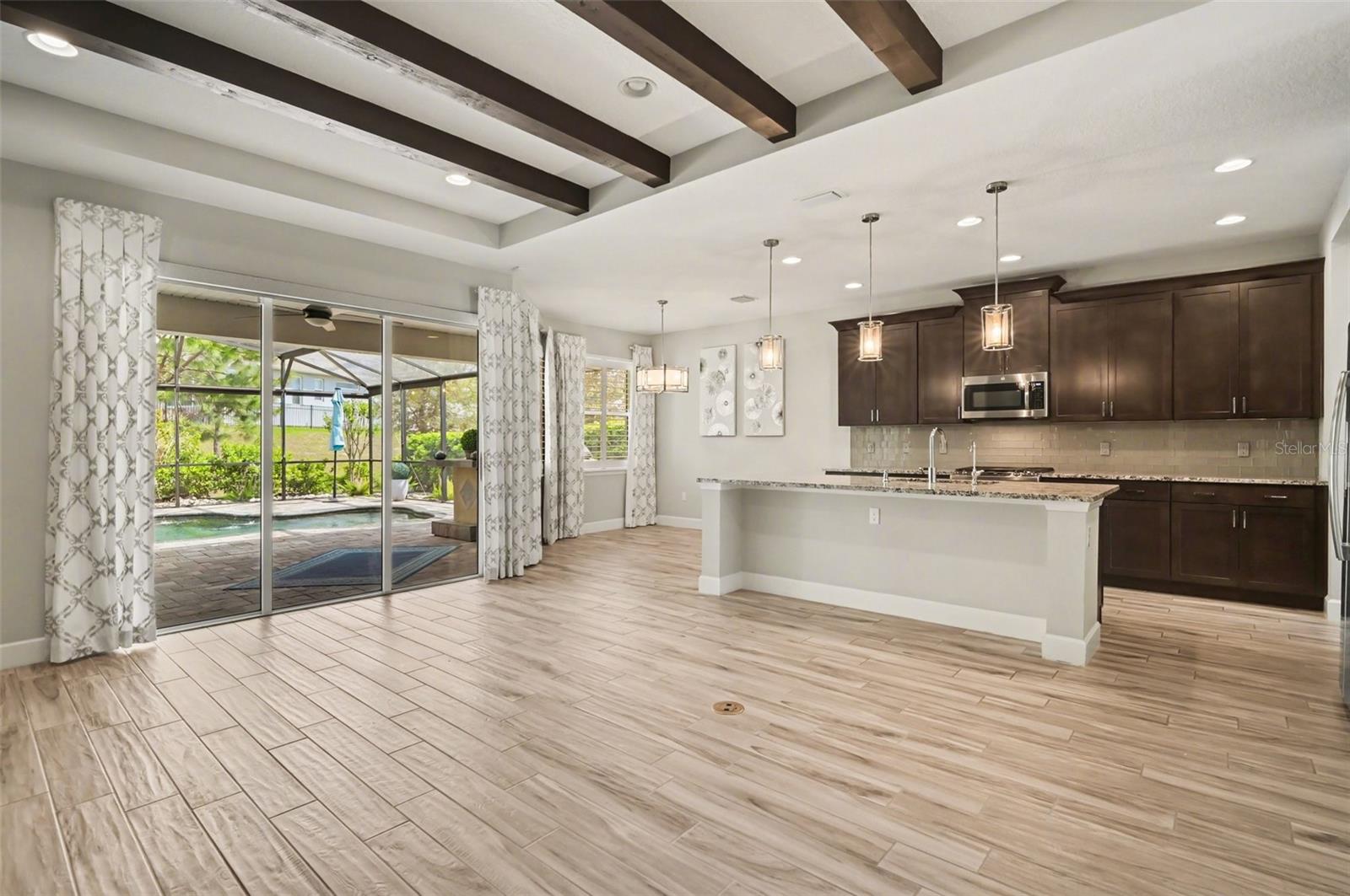 Image 8 of 43 For 1011 Victoria Hills Drive S