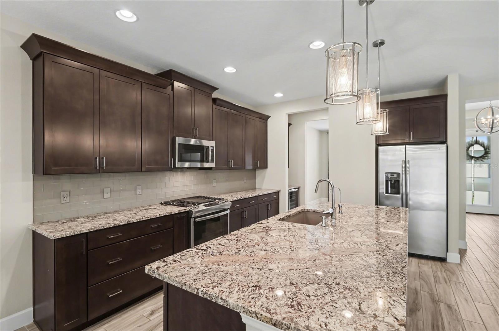 Image 9 of 43 For 1011 Victoria Hills Drive S