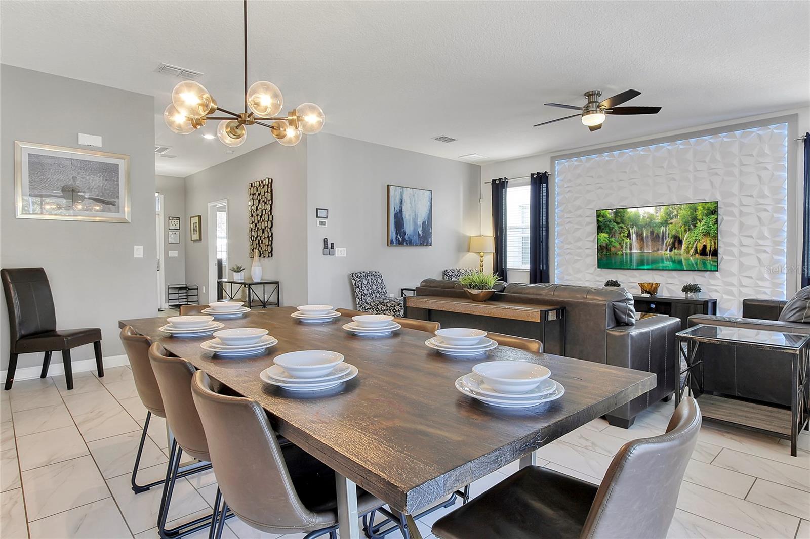 Image 9 of 79 For 1534 Moon Valley Drive