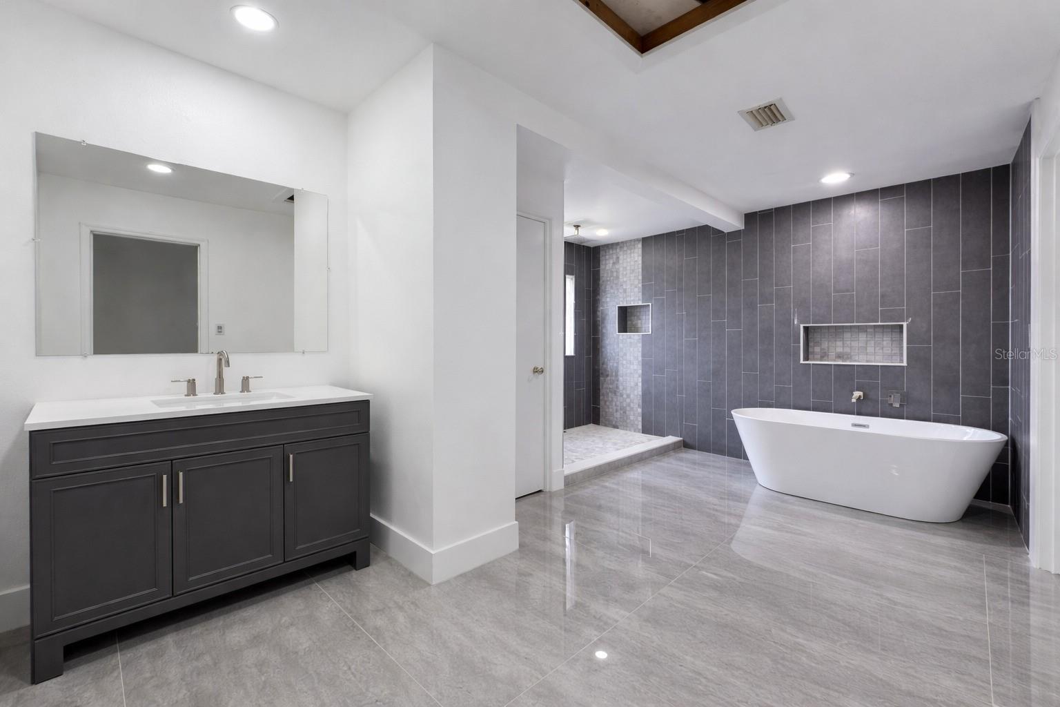 Image 14 of 34 For 26 Backspin Lane