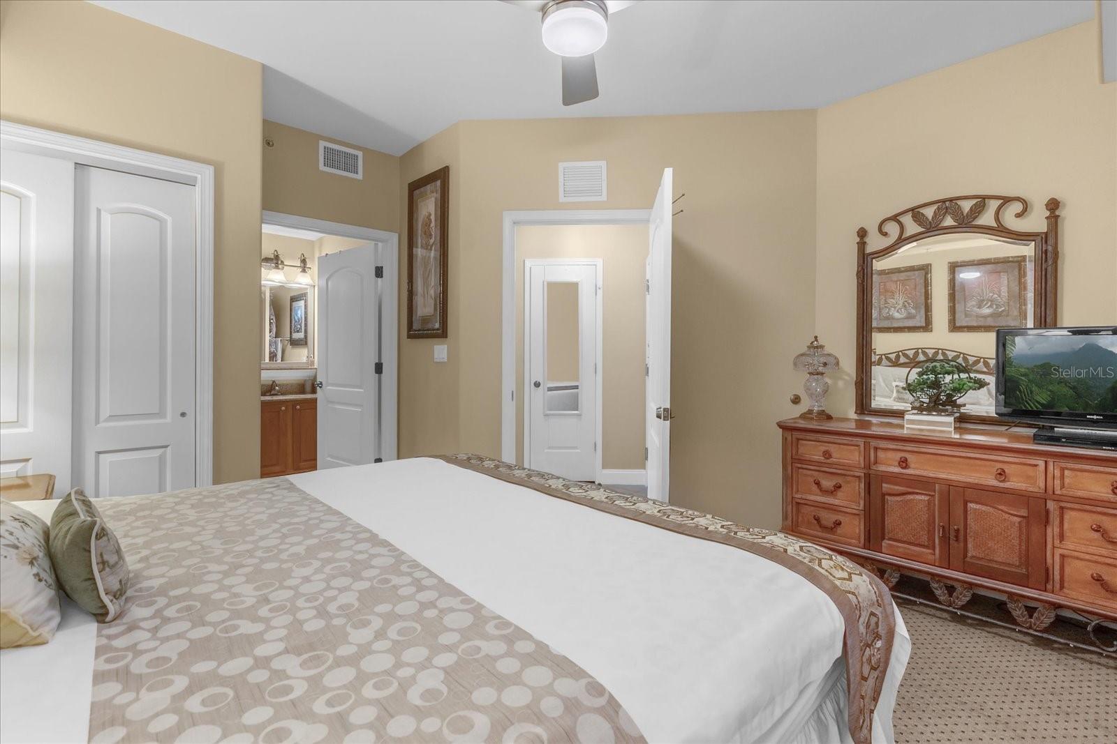 Image 18 of 45 For 13427 Blue Heron Beach Drive 402