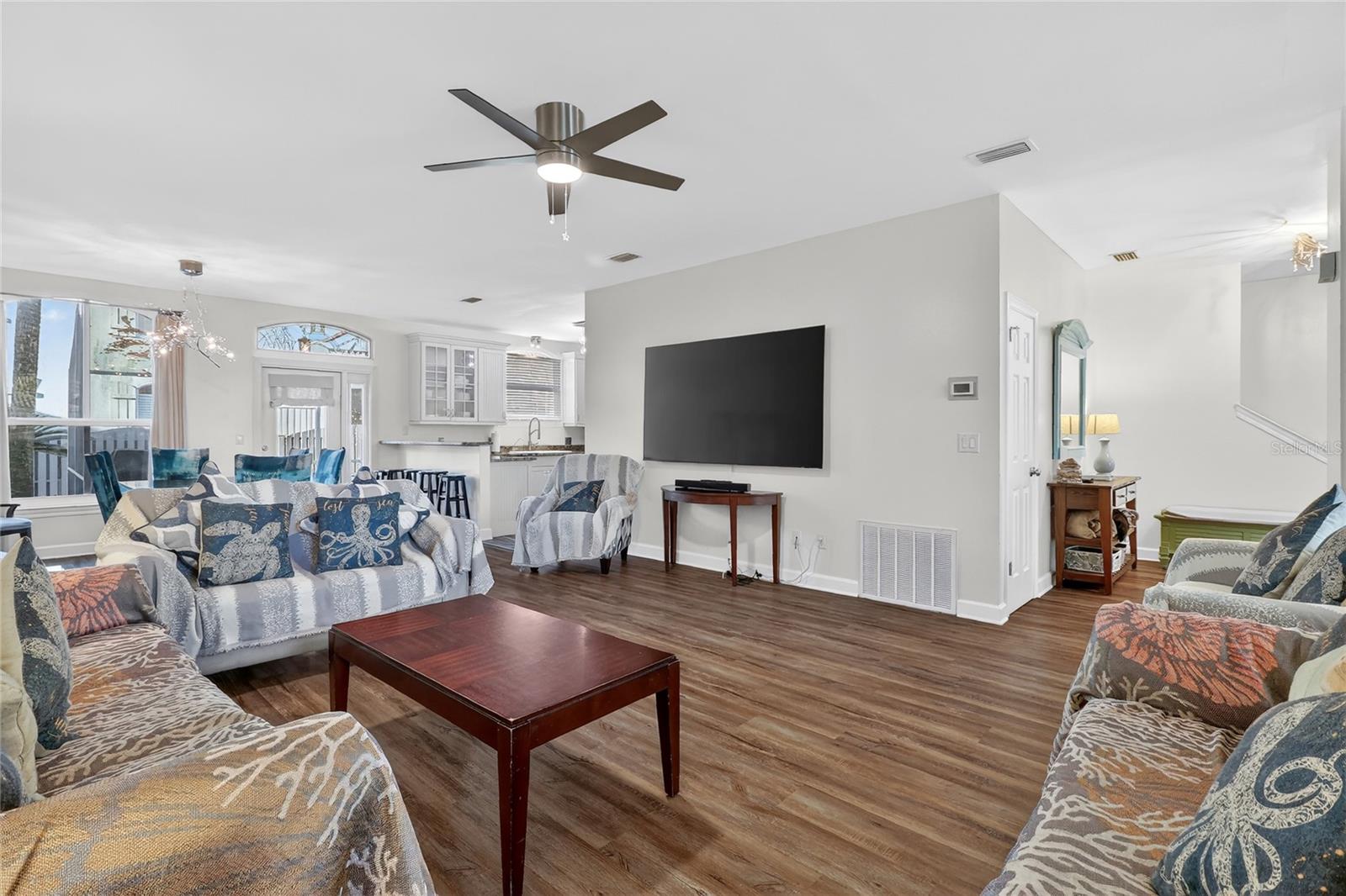 Image 20 of 67 For 26 Topaz Cove