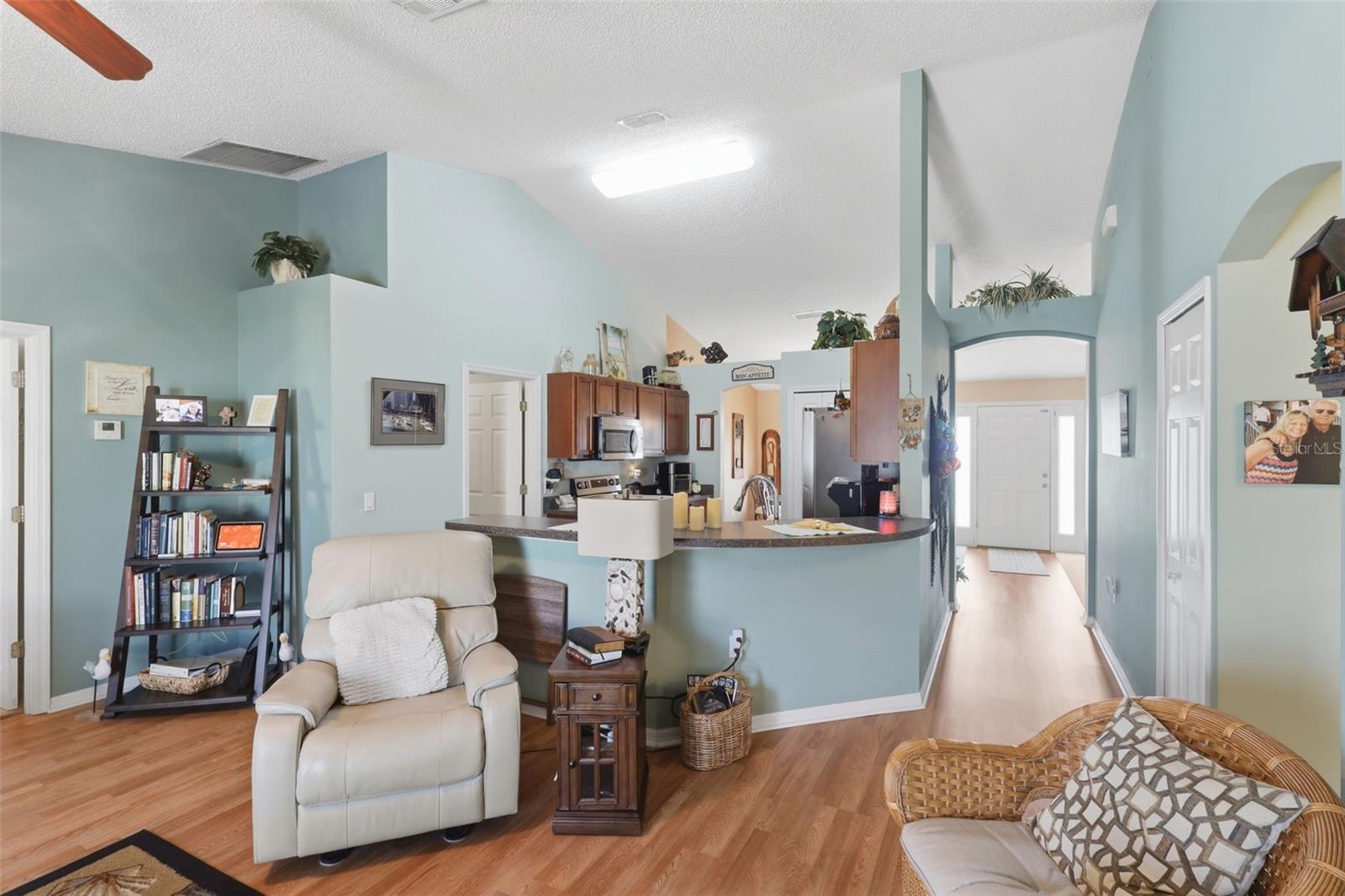 Image 20 of 42 For 403 Central Mariners Drive