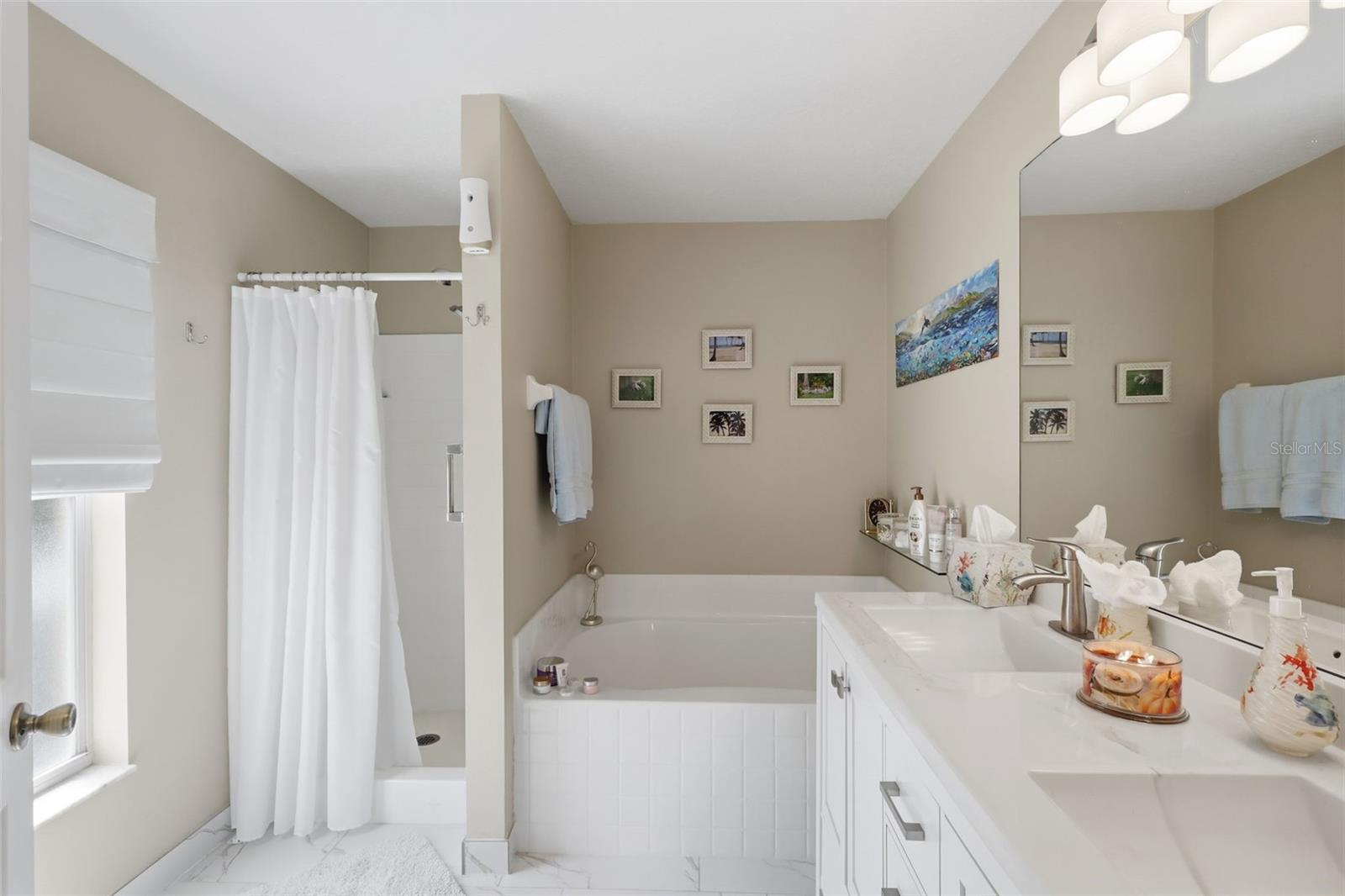 Image 27 of 42 For 403 Central Mariners Drive