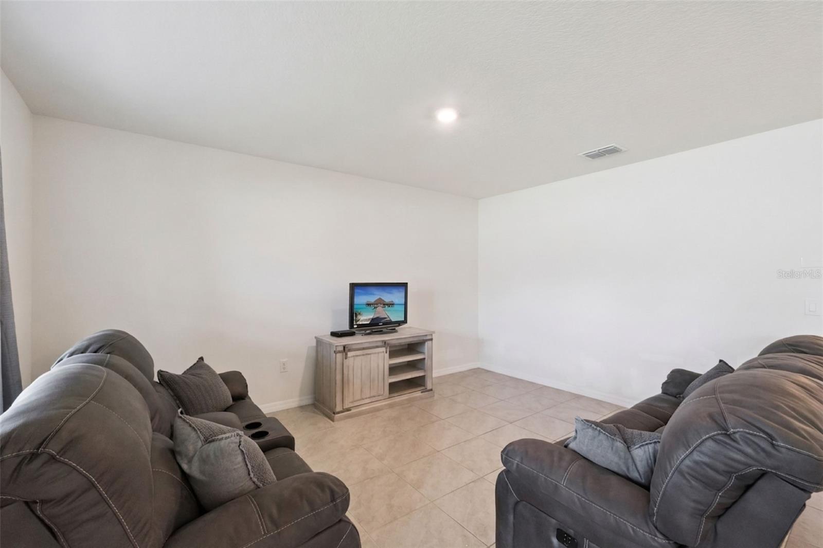 Image 10 of 40 For 5367 Douglas Fir Drive