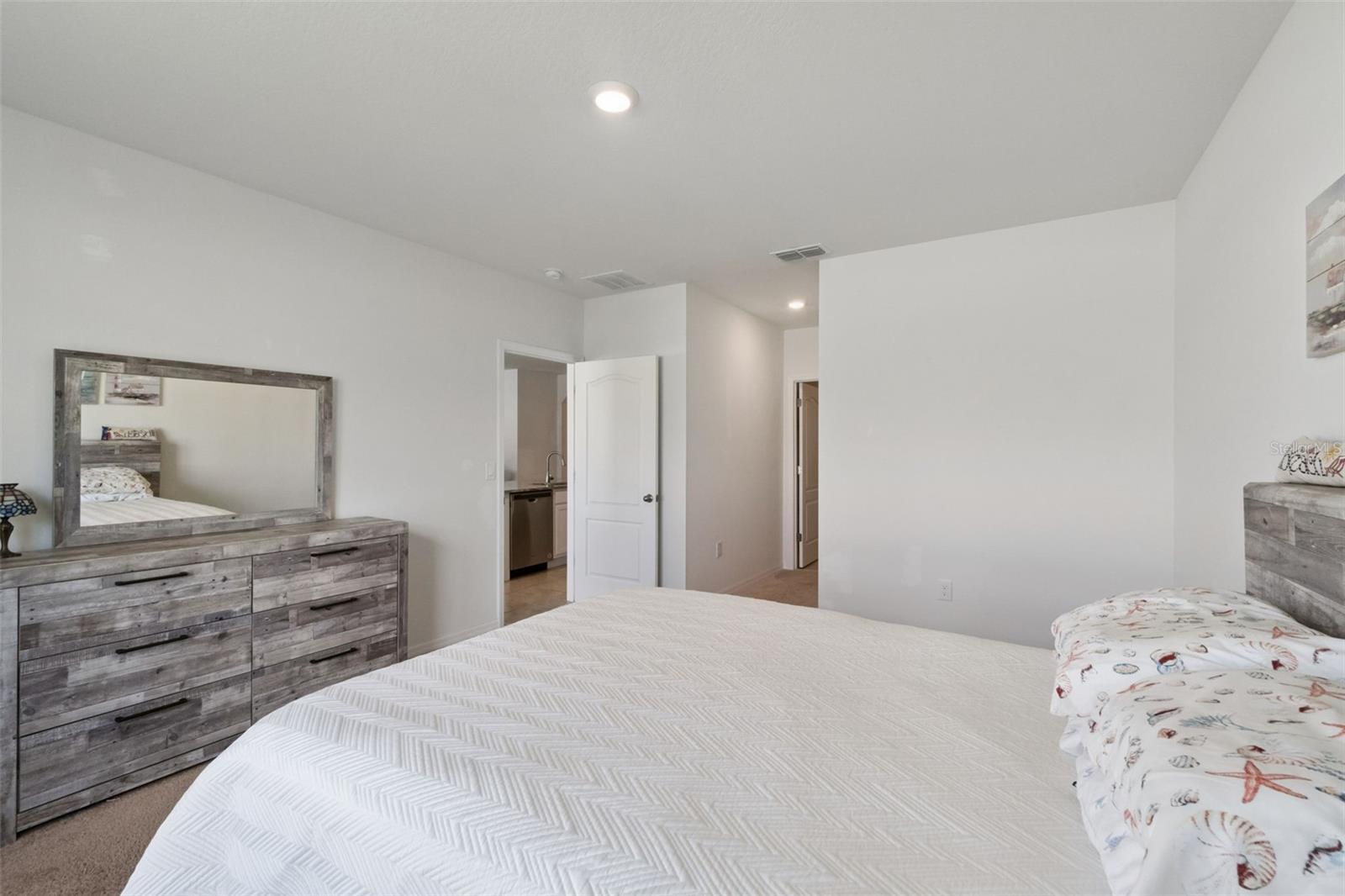 Image 18 of 40 For 5367 Douglas Fir Drive